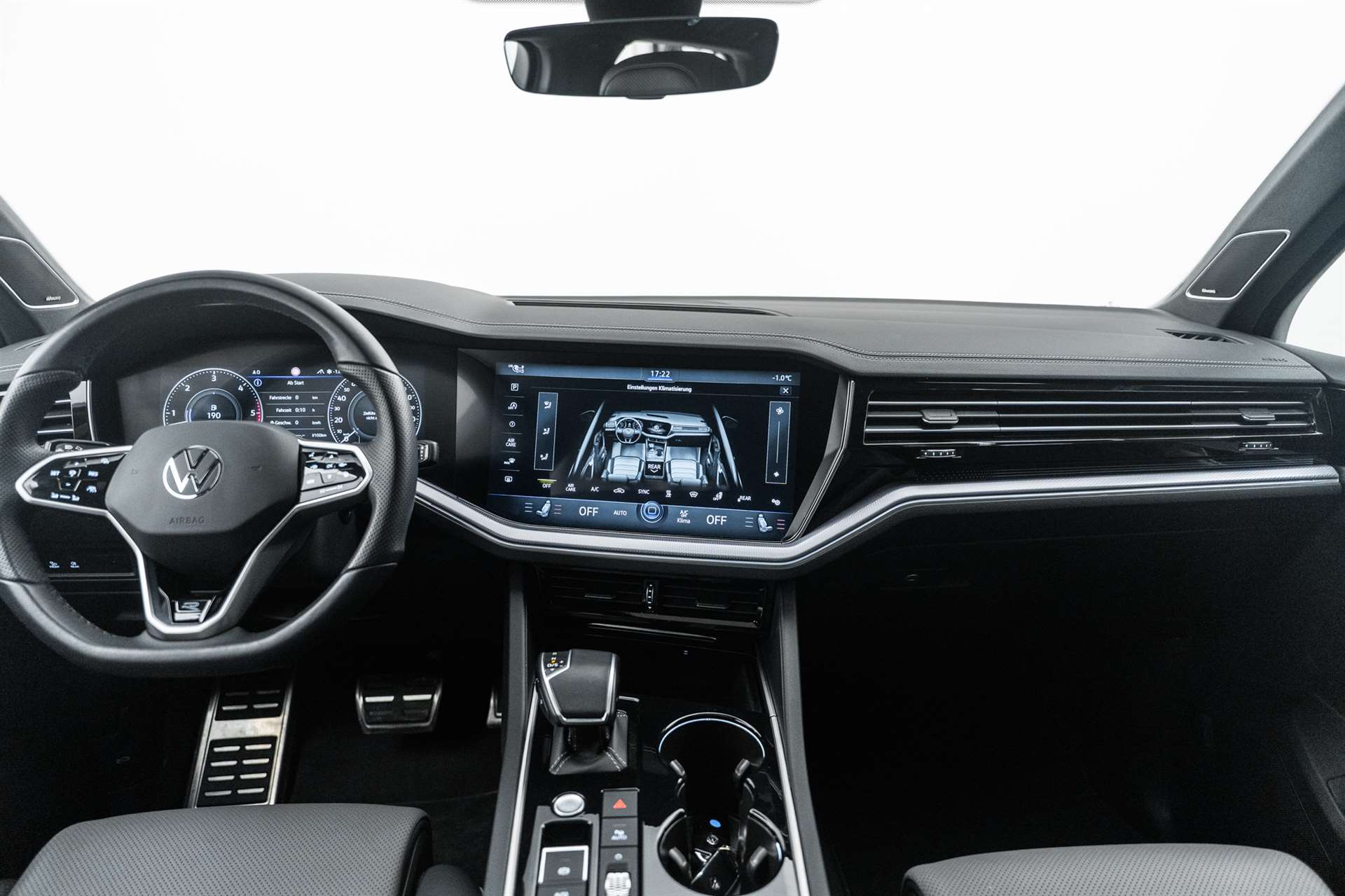VW Touareg 3.0 TDI R-Line Tiptronic Black-Line-image-9