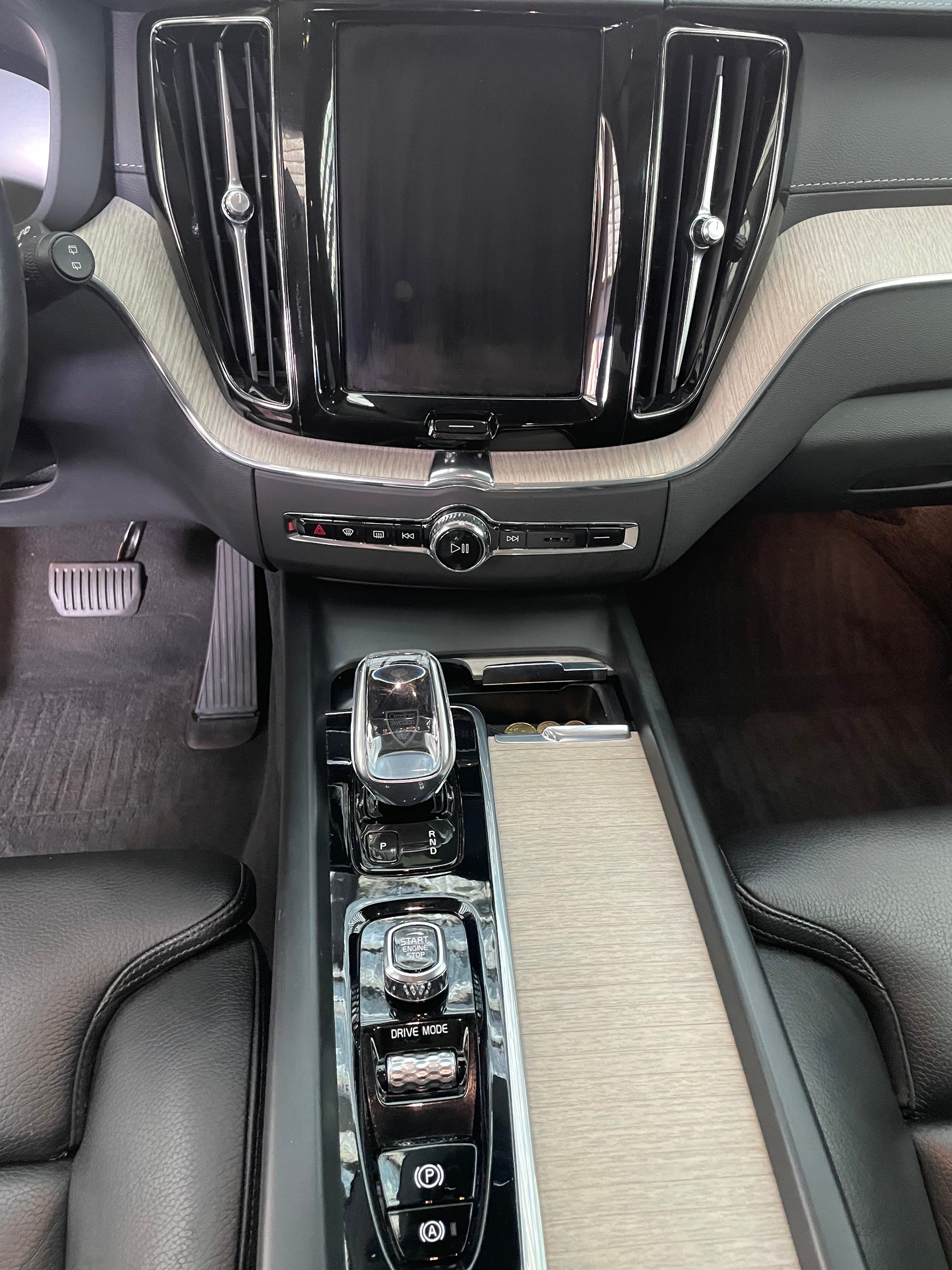 VOLVO XC60 B4 Diesel Mild Hybrid AWD Inscription Geartronic-image-10