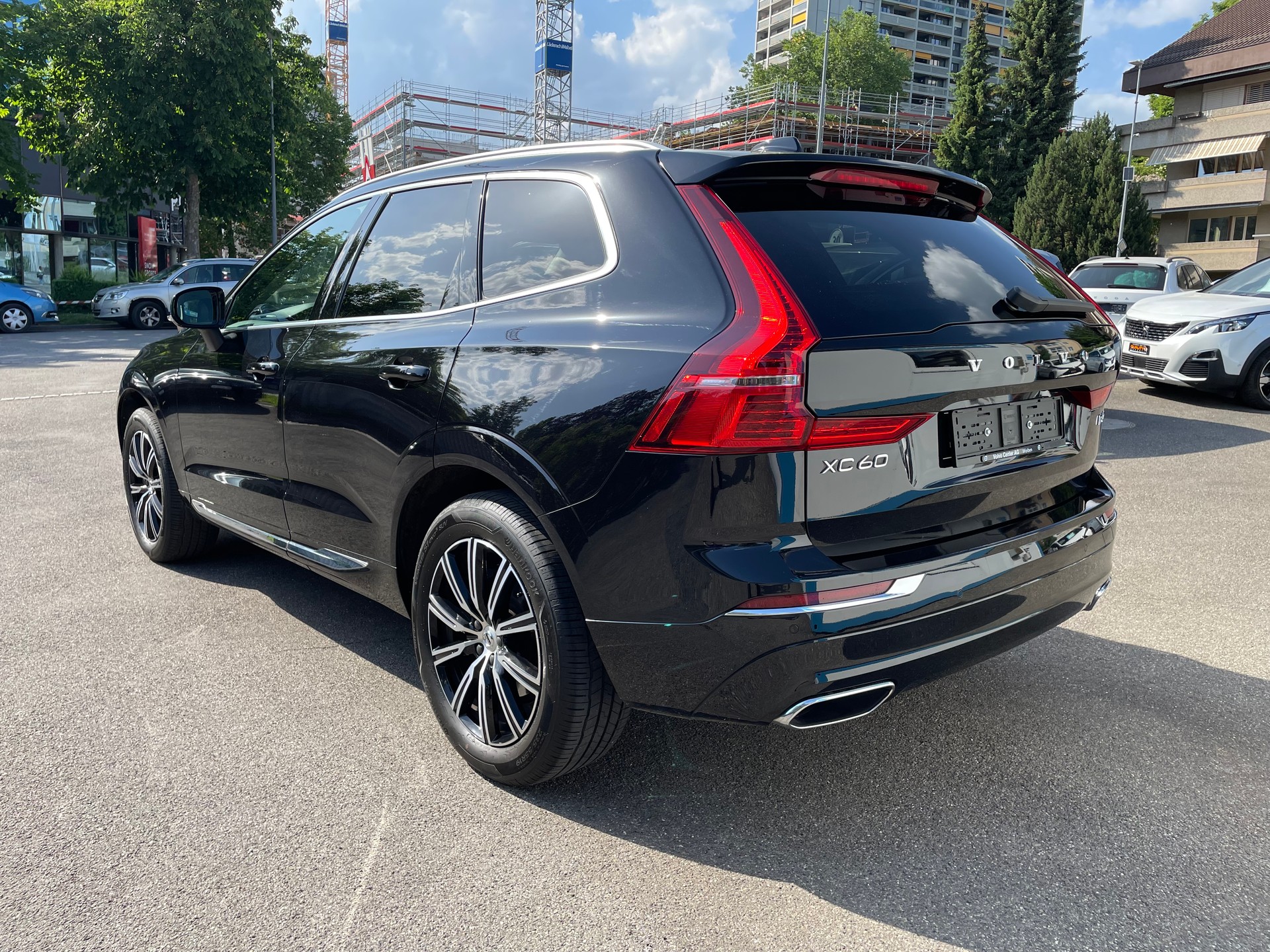 VOLVO XC60 B4 Diesel Mild Hybrid AWD Inscription Geartronic-image-2