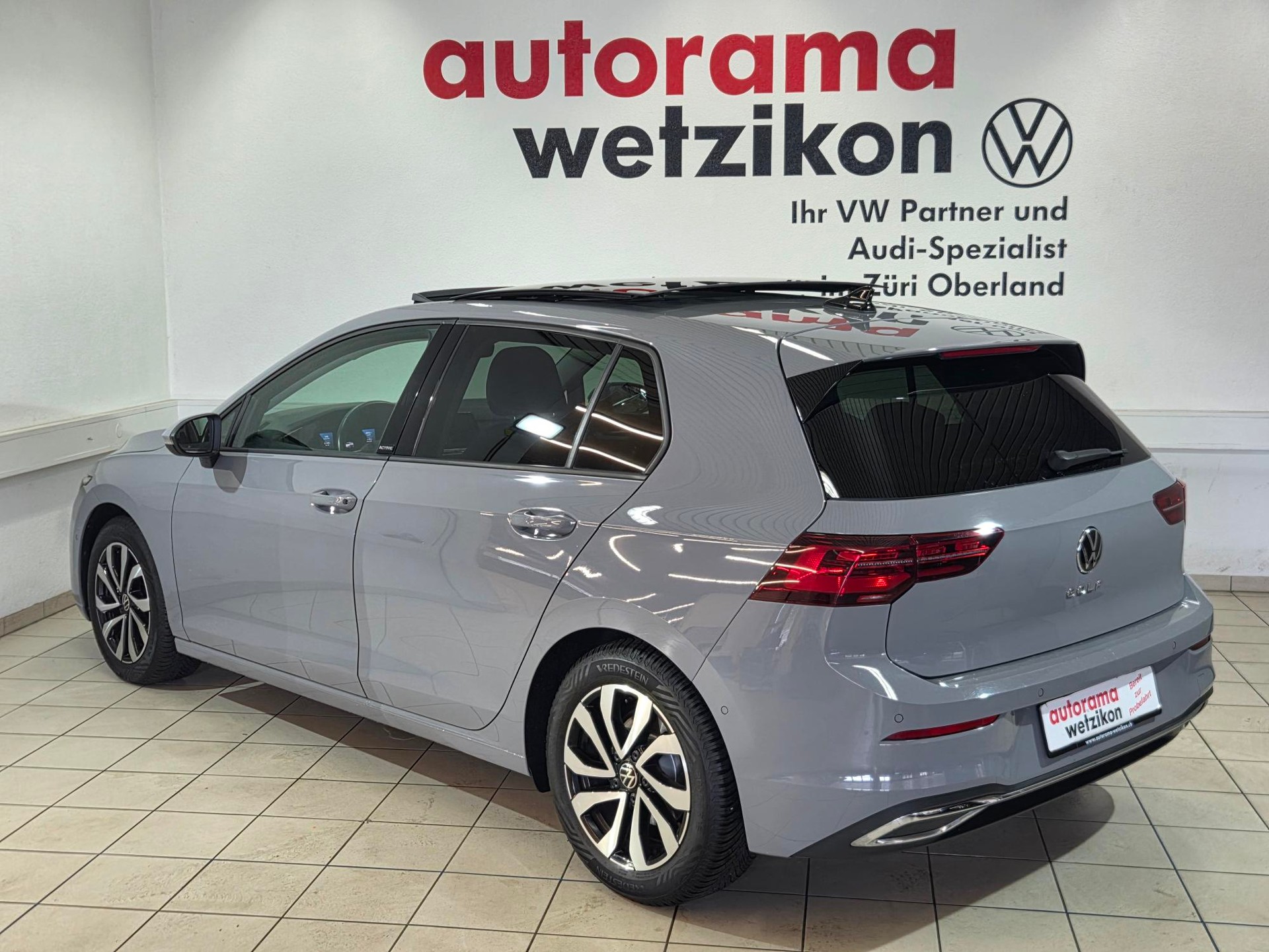 VW Golf 2.0 TDI Style DSG-showroom-element-2