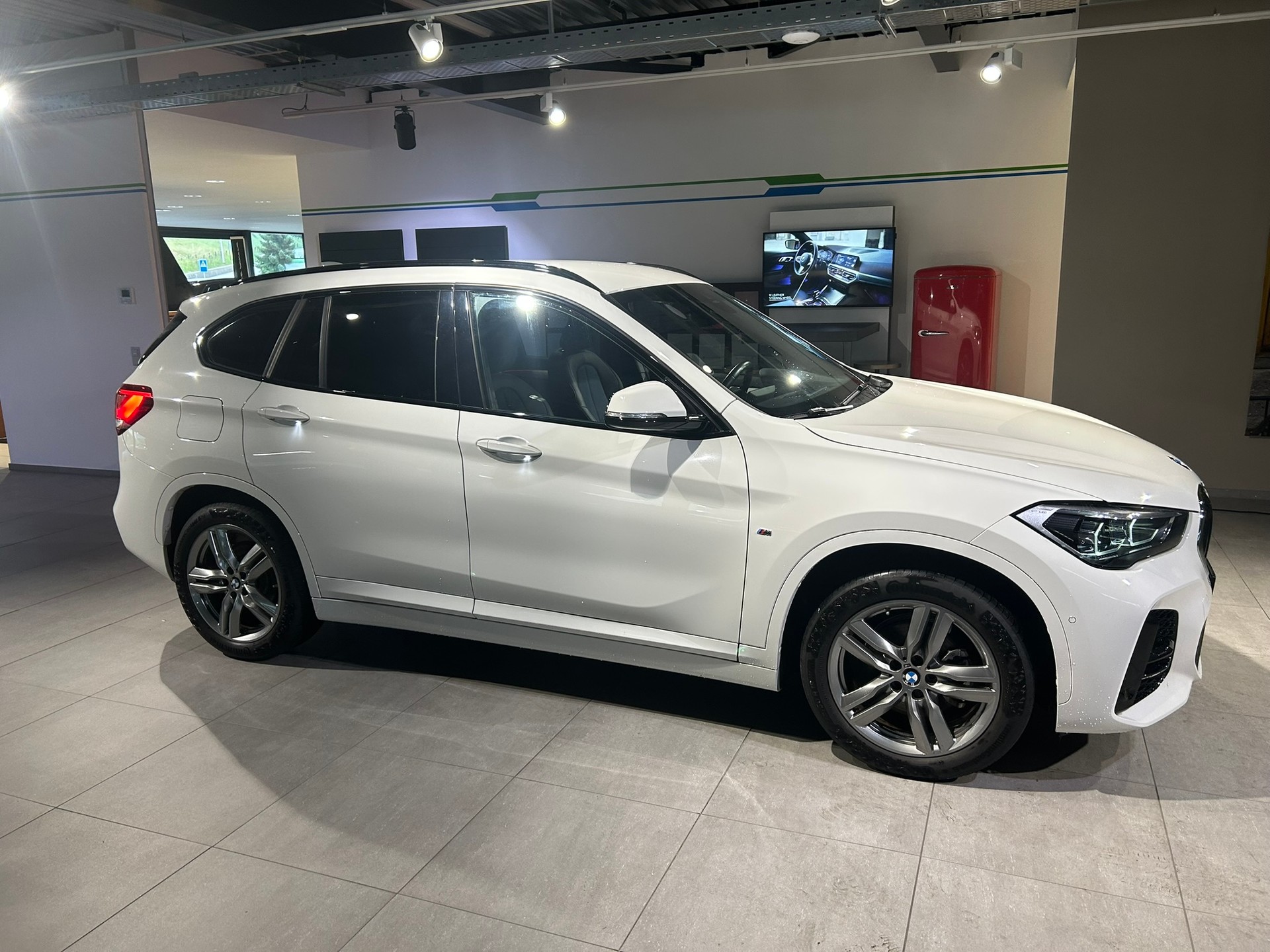 BMW X1 sDrive 18i Steptronic M Sport DSK-showroom-element-1