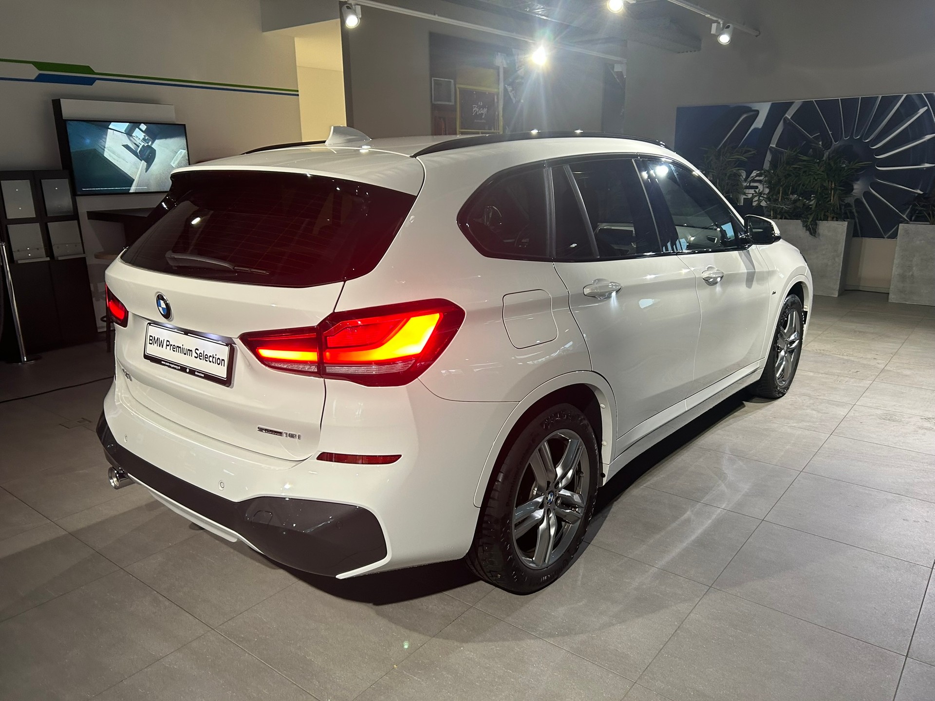 BMW X1 sDrive 18i Steptronic M Sport DSK-image-8