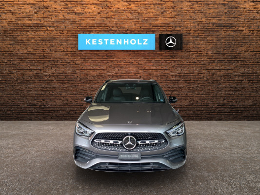 MERCEDES-BENZ GLA 200 AMG Line-image-4