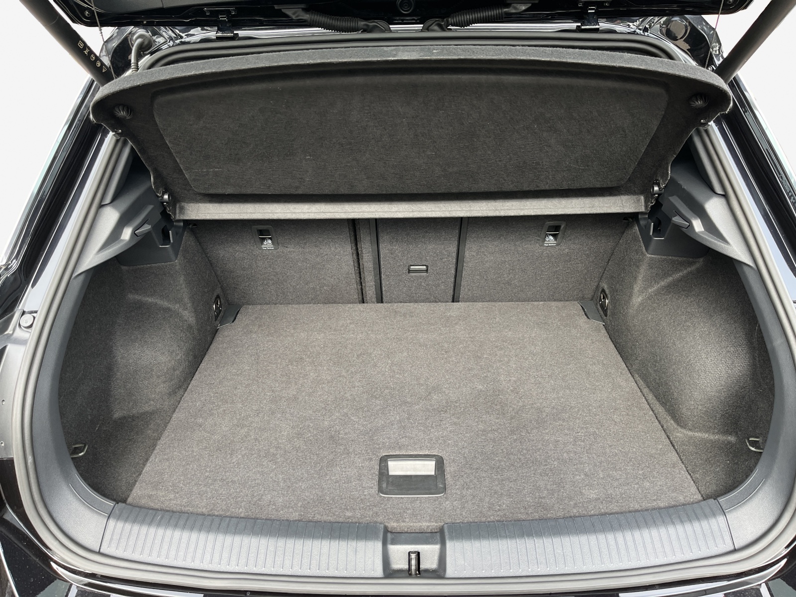 VW T-Roc 2.0 TSI R-Line DSG 4Motion-image-12