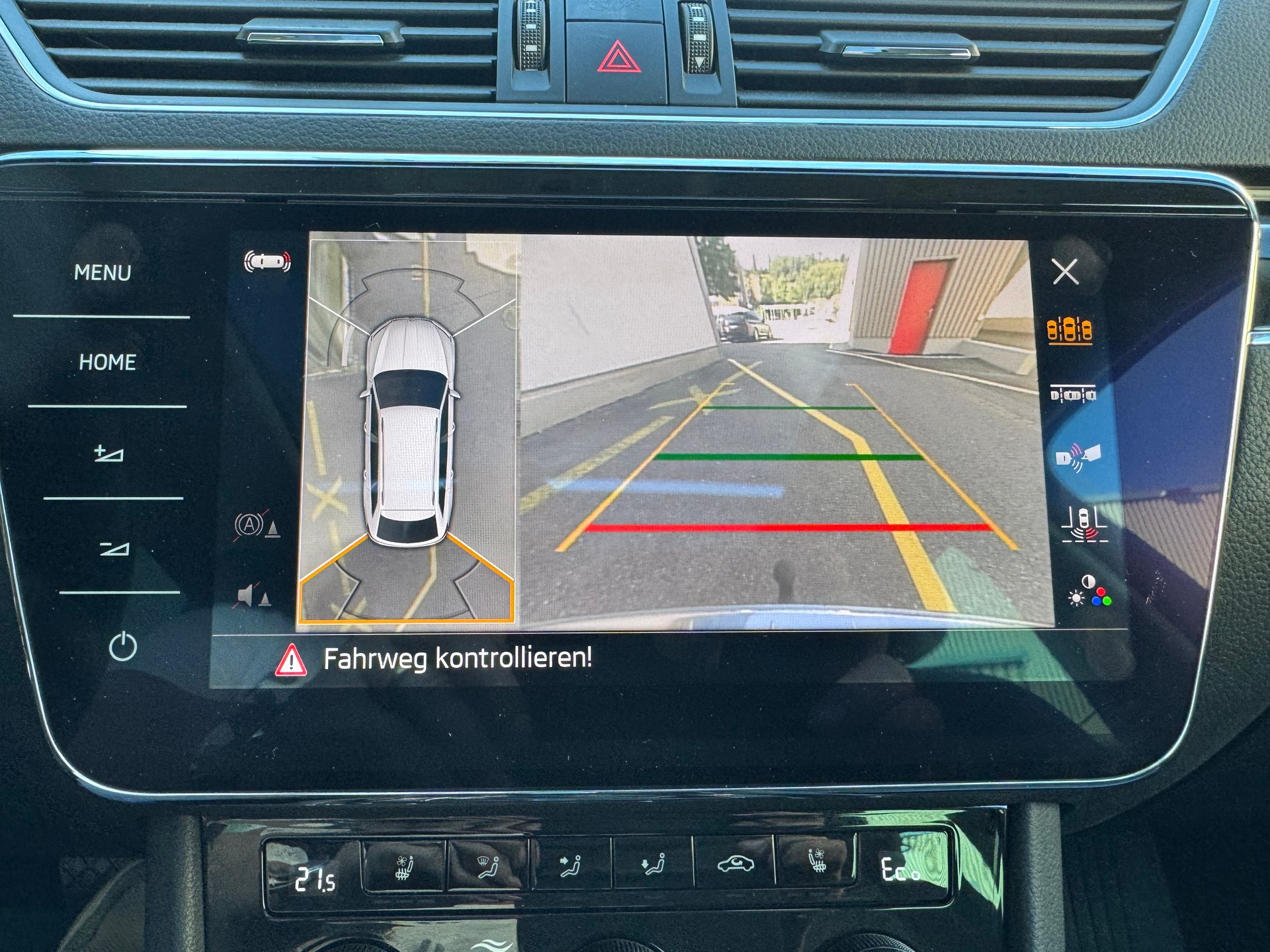 SKODA Superb 1.4 TSI L&K PHEV DSG*Anhängerkupplung*Panoramadach*-image-12