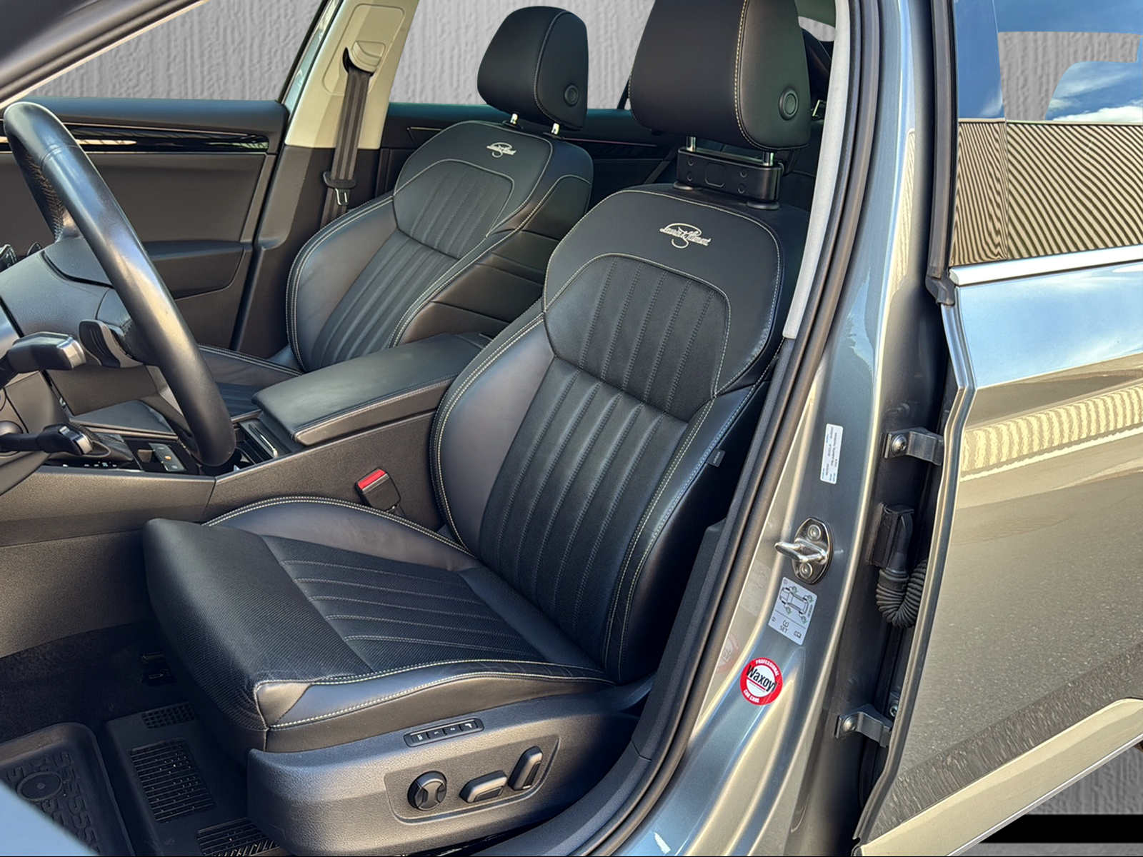 SKODA Superb 1.4 TSI L&K PHEV DSG*Anhängerkupplung*Panoramadach*-image-7