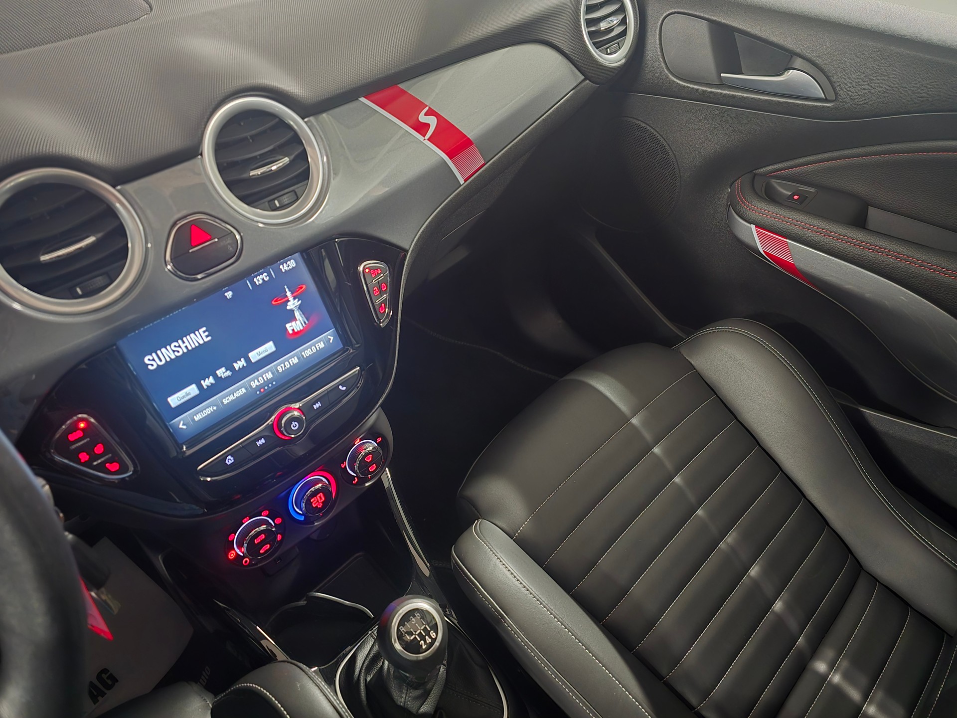 OPEL Adam 1.4 Turbo ROCKS S-image-10