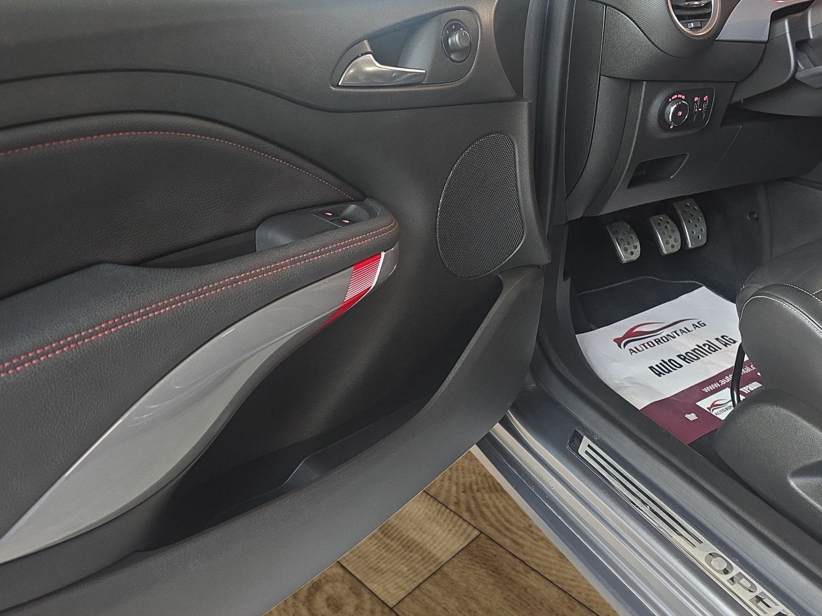 OPEL Adam 1.4 Turbo ROCKS S-image-18