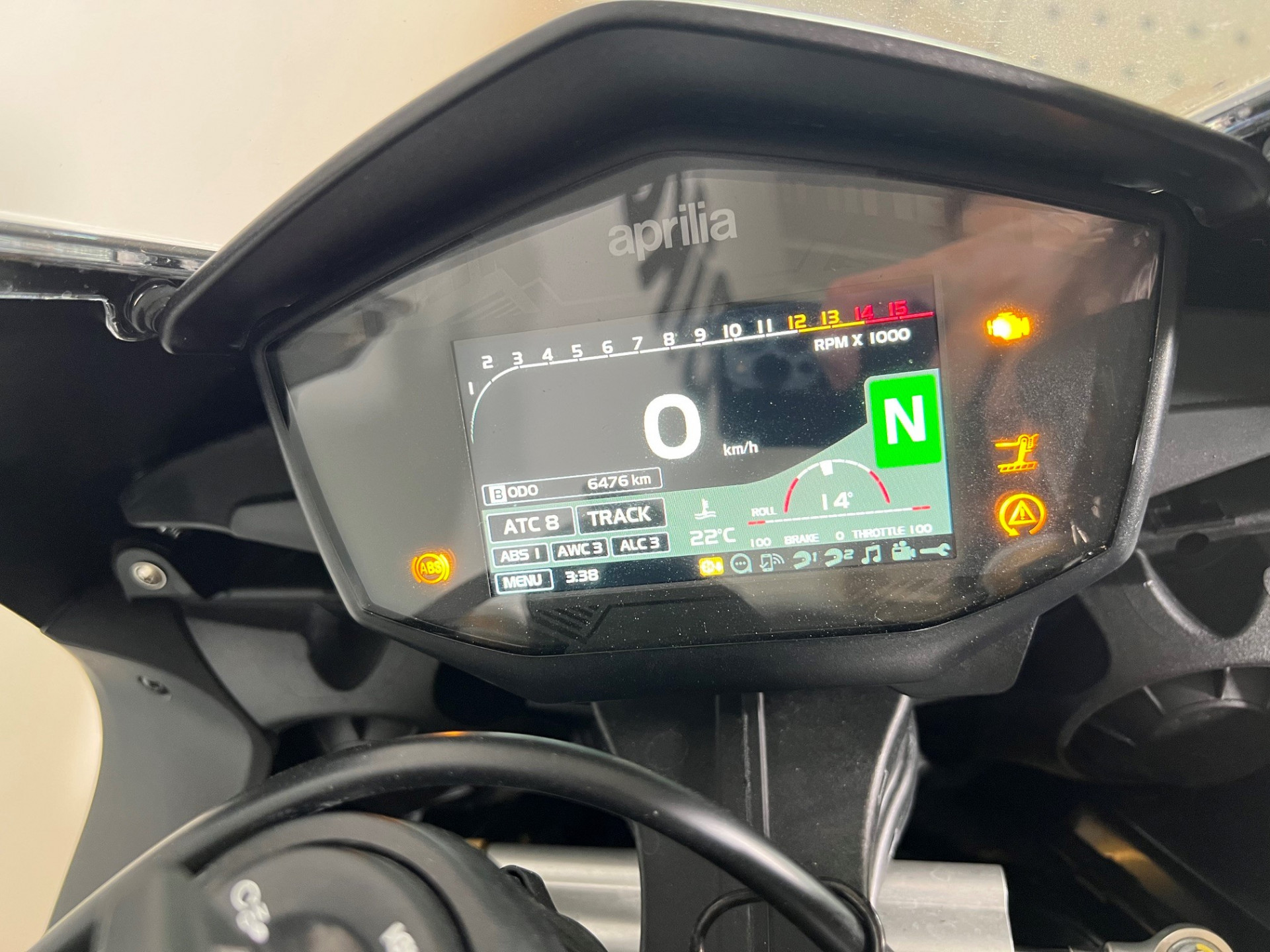 APRILIA RSV4 1100 RF-image-2