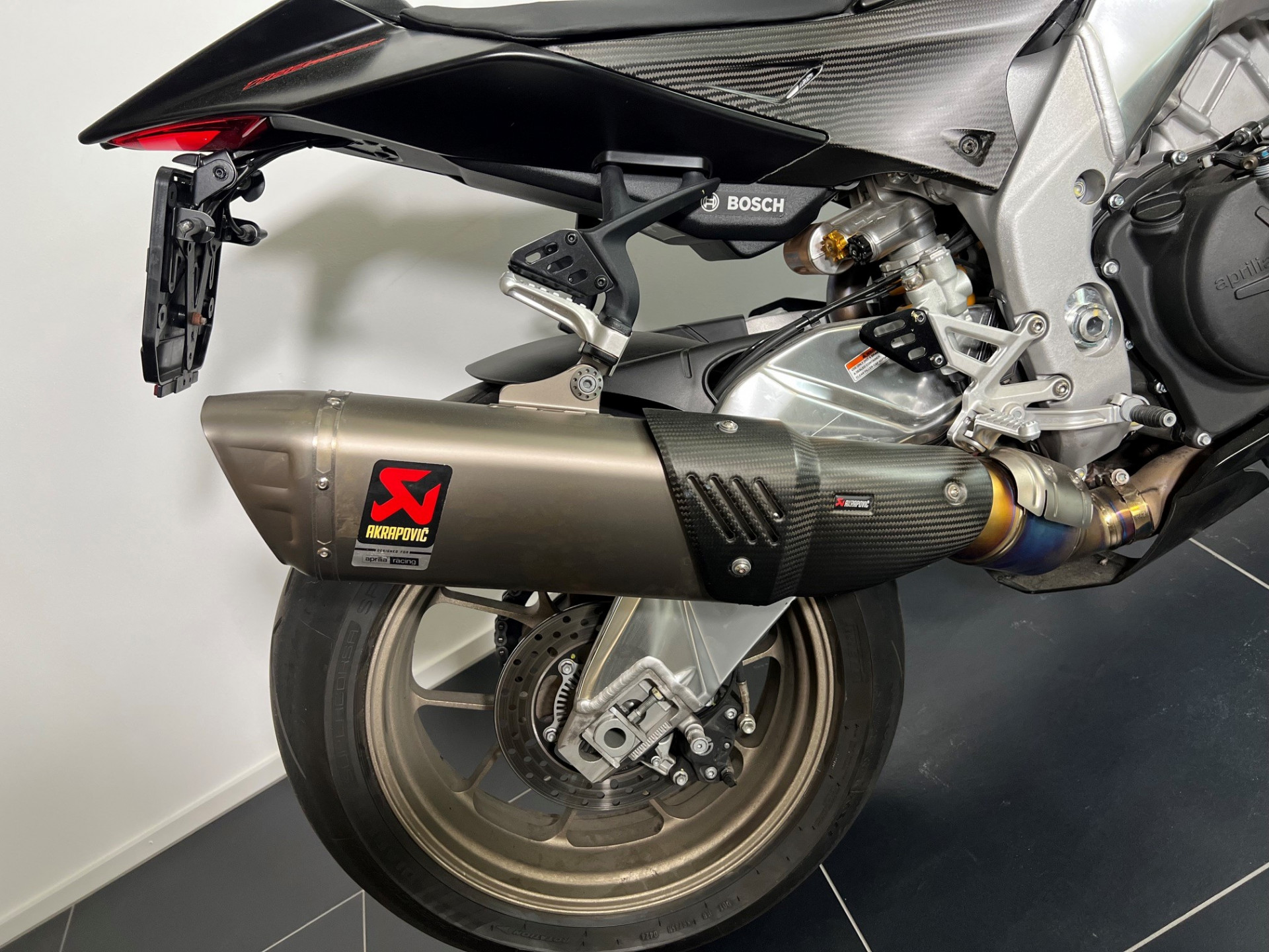 APRILIA RSV4 1100 RF-image-3