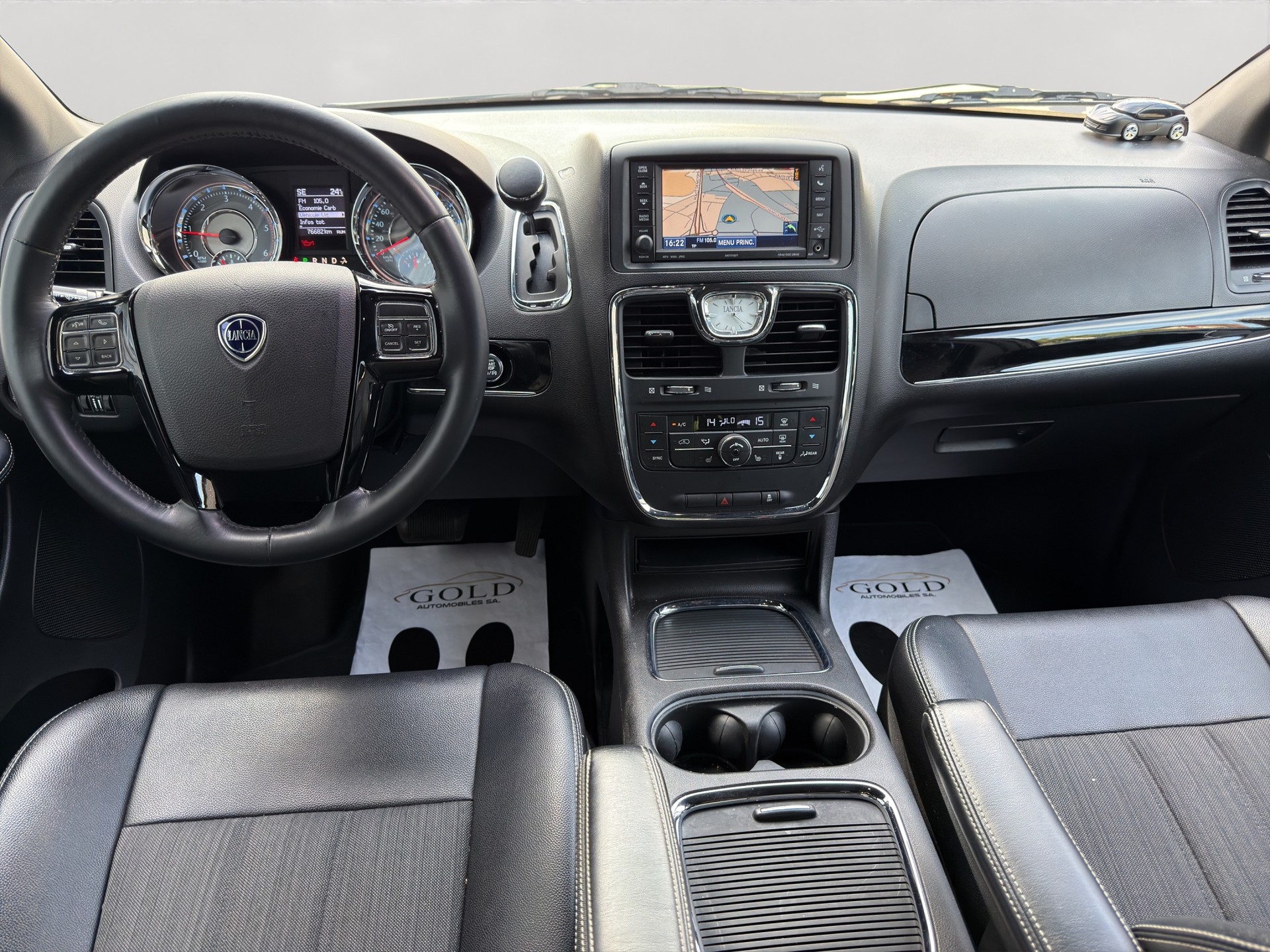LANCIA Voyager 2.8D S Automatic-image-2