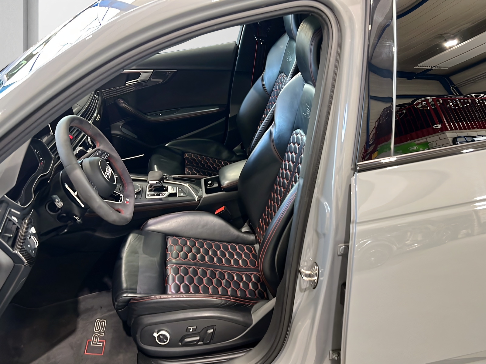 AUDI RS4 Avant 2.9 TFSI qu**Panodach,Head Up,Nardograu,S-Sportsitze,Massage,Frisch ab MFK**-image-7