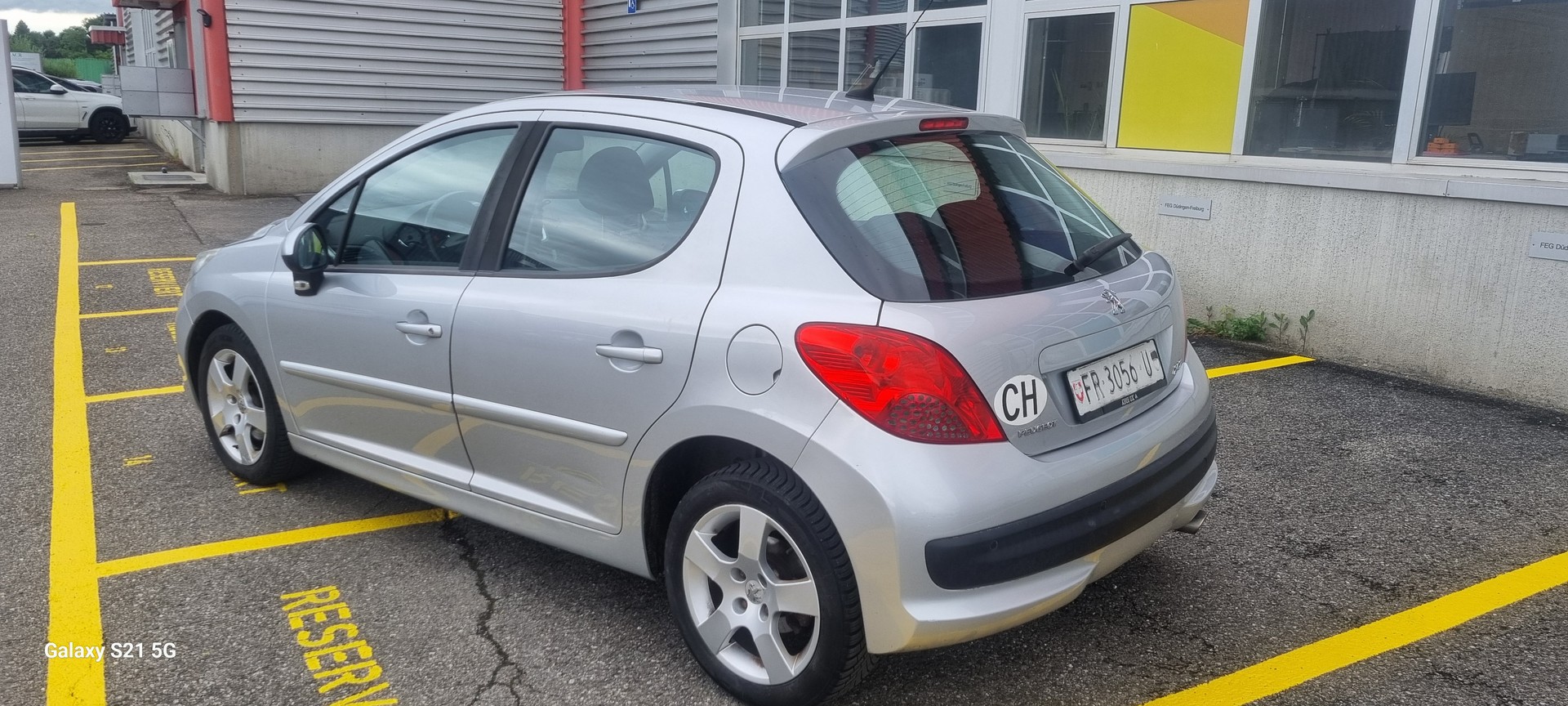 PEUGEOT 207 1.6 16V Sport Pack Automatic-image-2