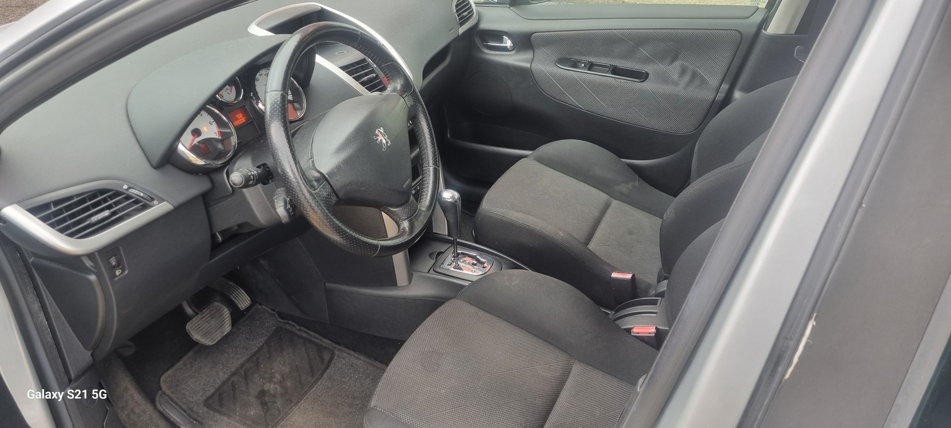 PEUGEOT 207 1.6 16V Sport Pack Automatic-image-7