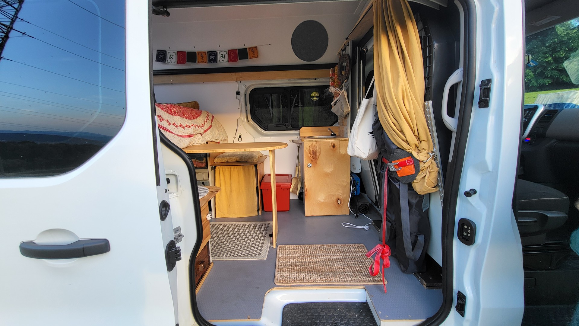 RENAULT TRAFIC-image-8