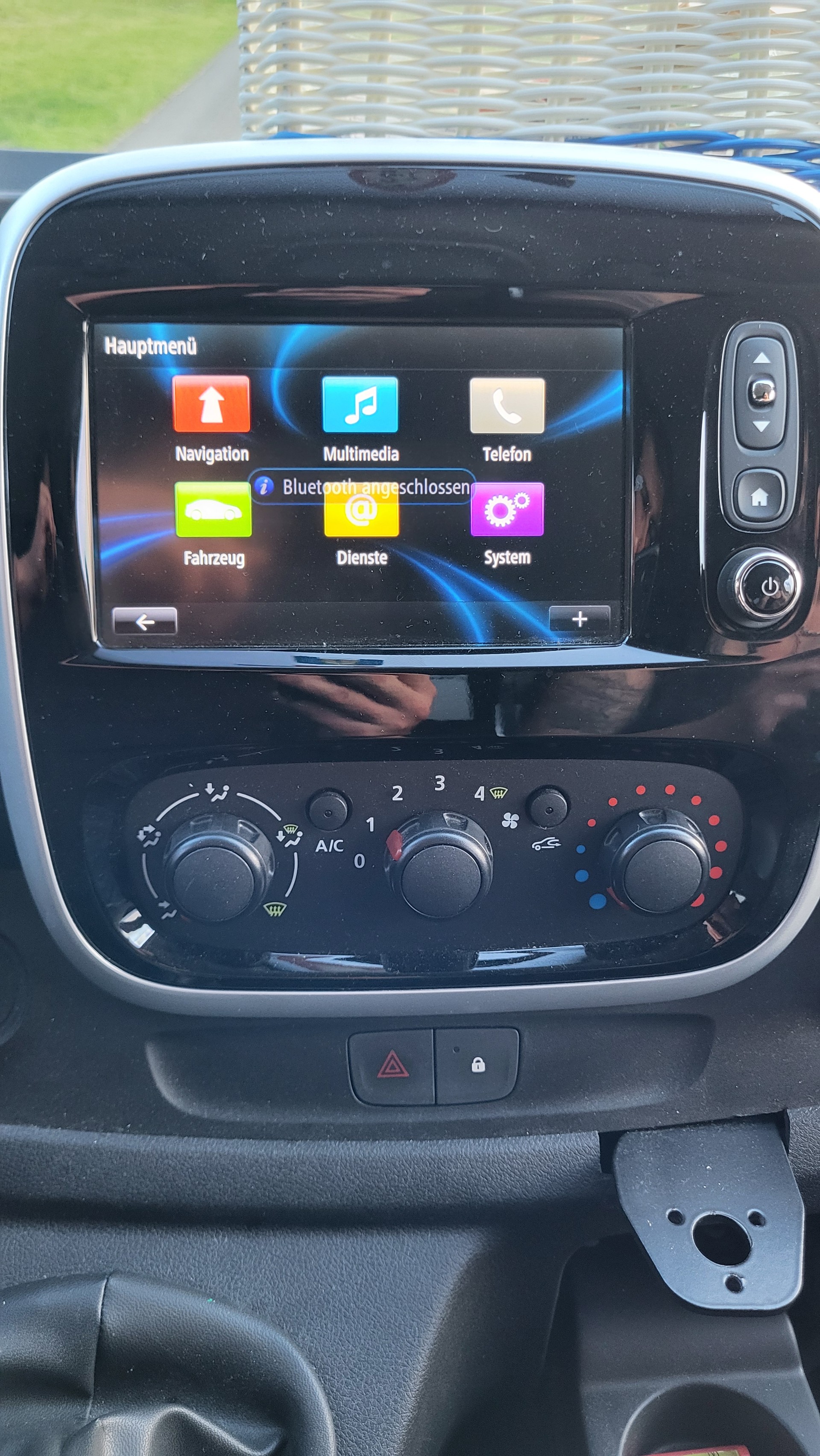 RENAULT TRAFIC-image-6