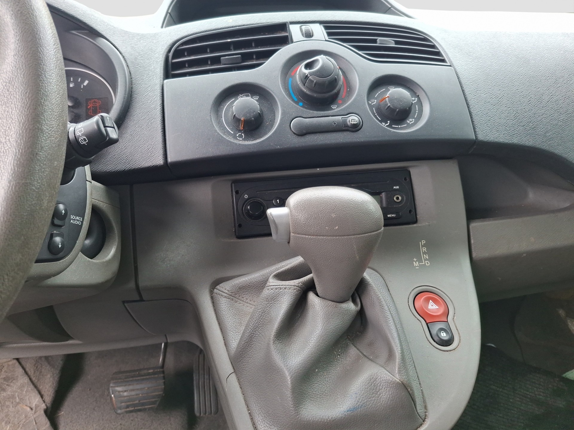 RENAULT Kangoo 1.6 16V Expression Automatic-image-5