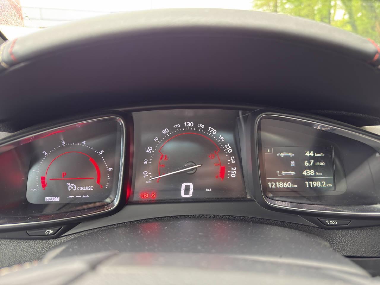 DS AUTOMOBILES 5 2.0 BlueHDi 180 Performance L.-image-5