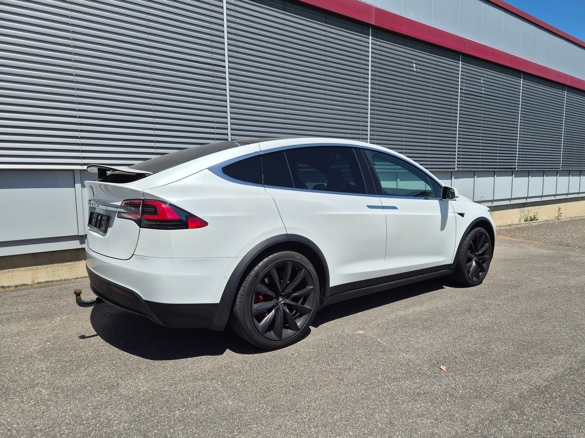 TESLA Model X 100 D Performance --showroom-element-3