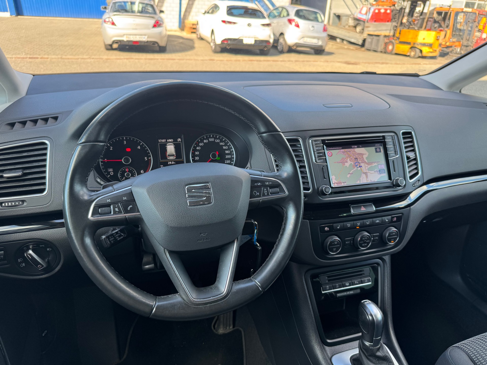 SEAT Alhambra 2.0 TDI DSG Style-image-11