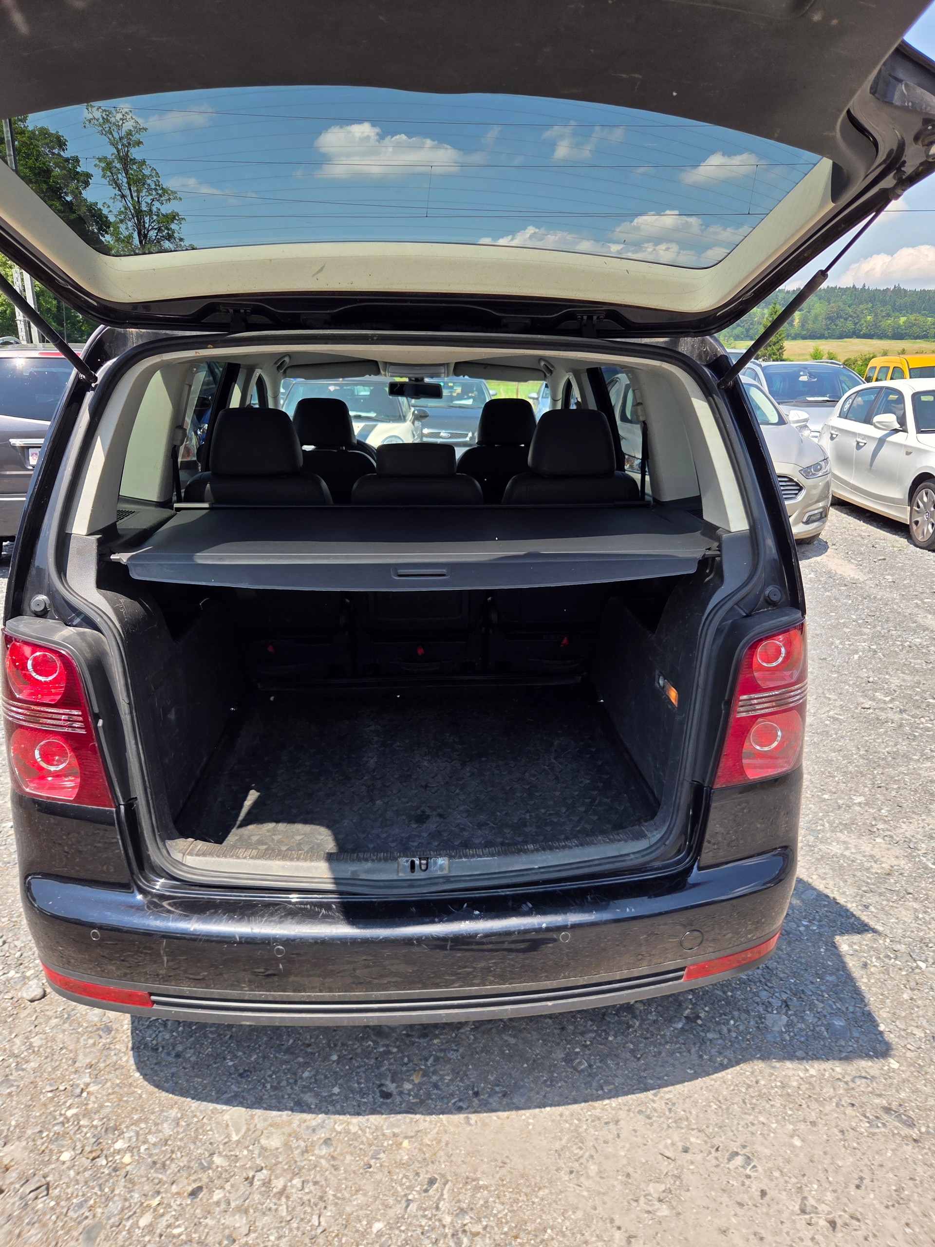 VW Touran 1.4 TSI Highline-image-5