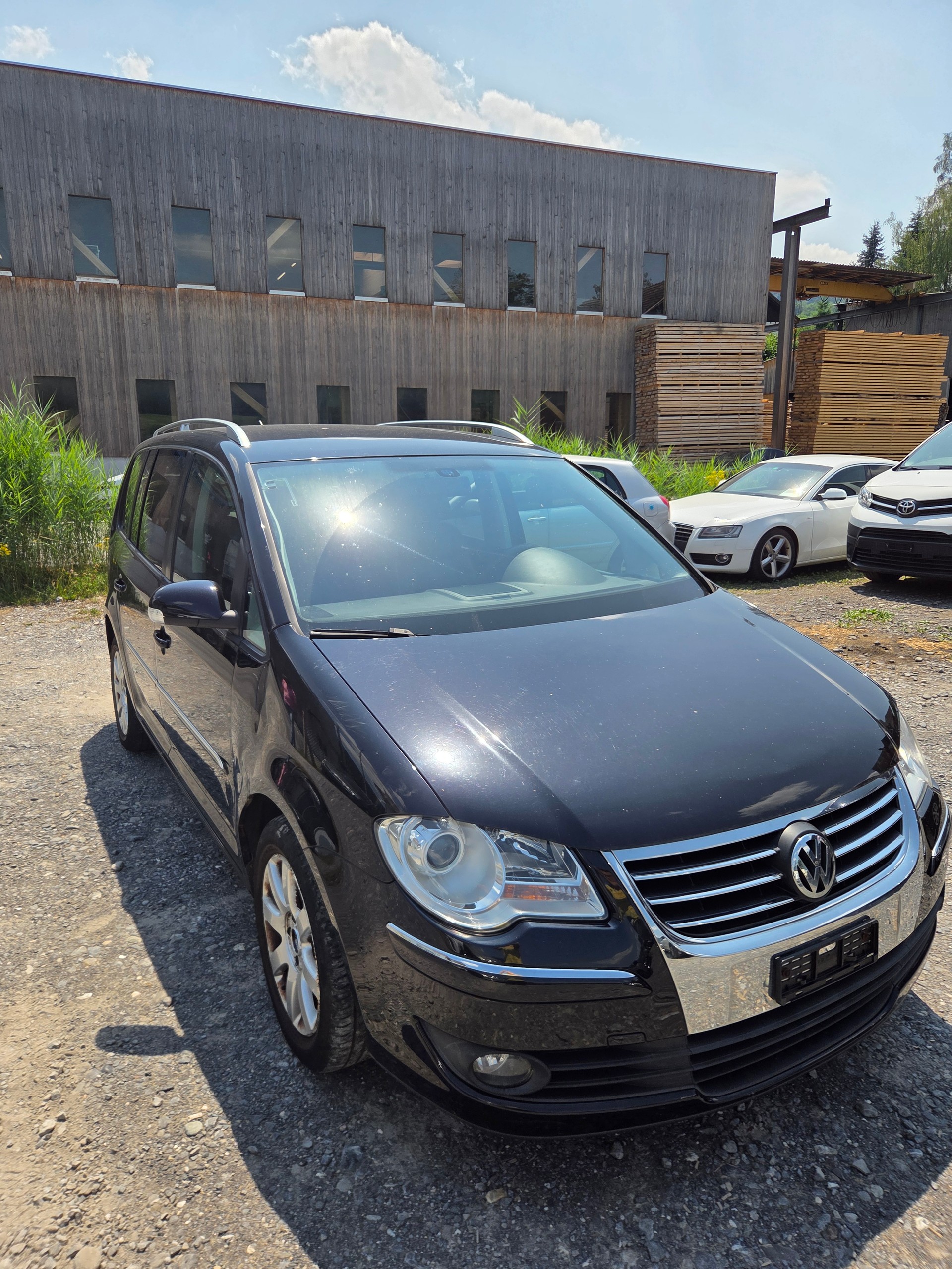 VW Touran 1.4 TSI Highline-image-1