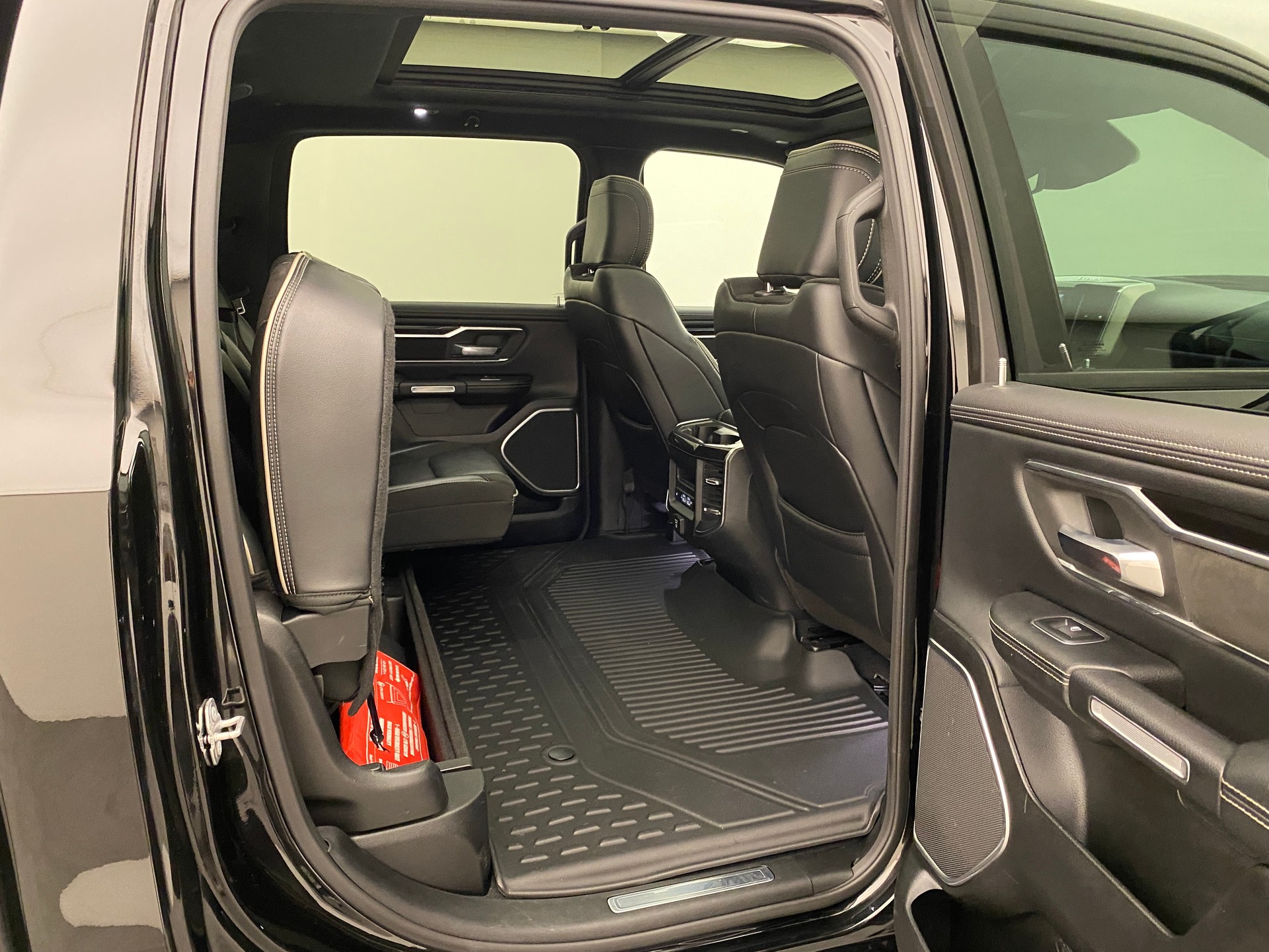 DODGE Ram 1500 V8 5.7 Laramie sport Crew Cab-image-13