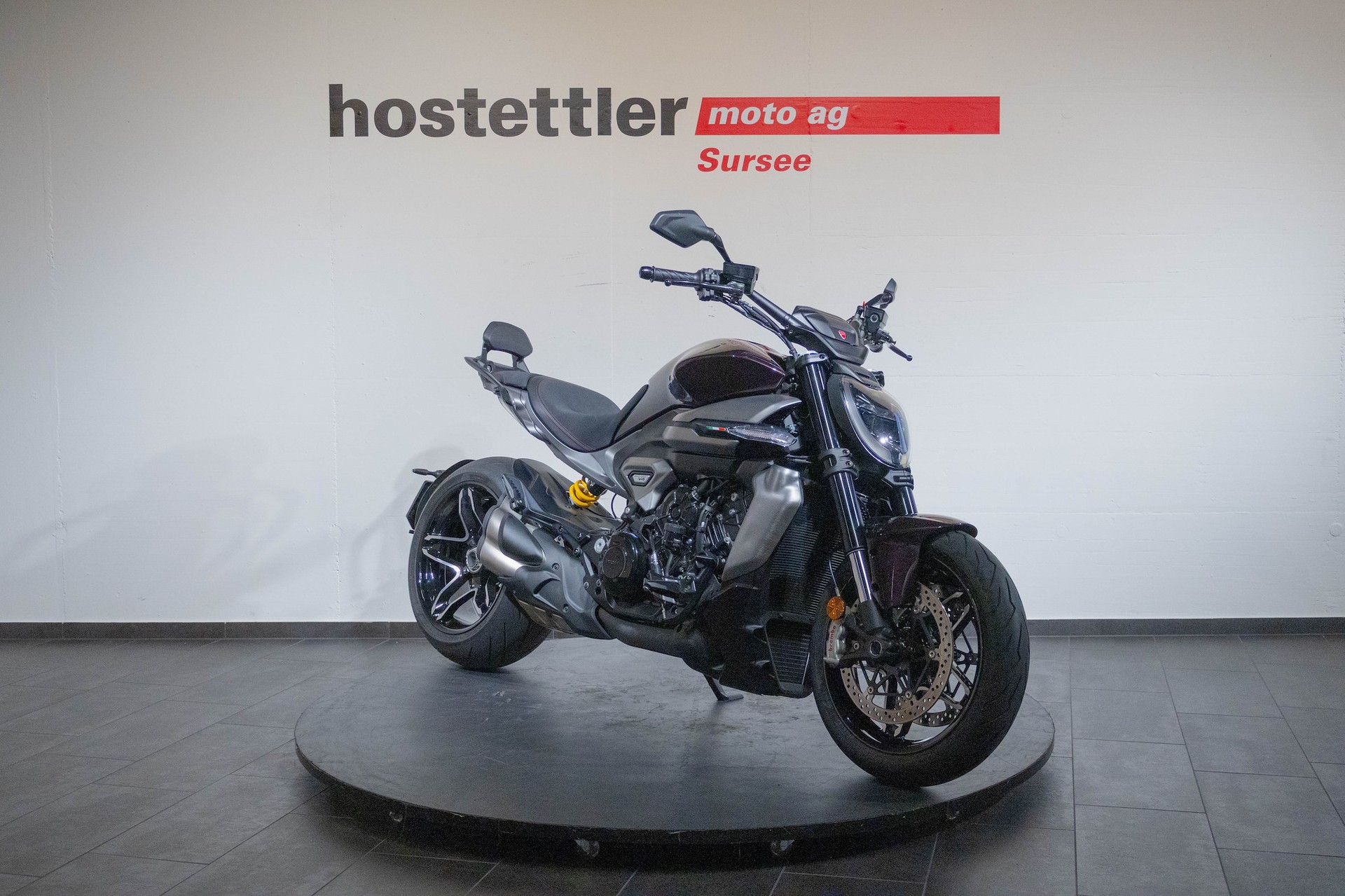 DUCATI X Diavel V4