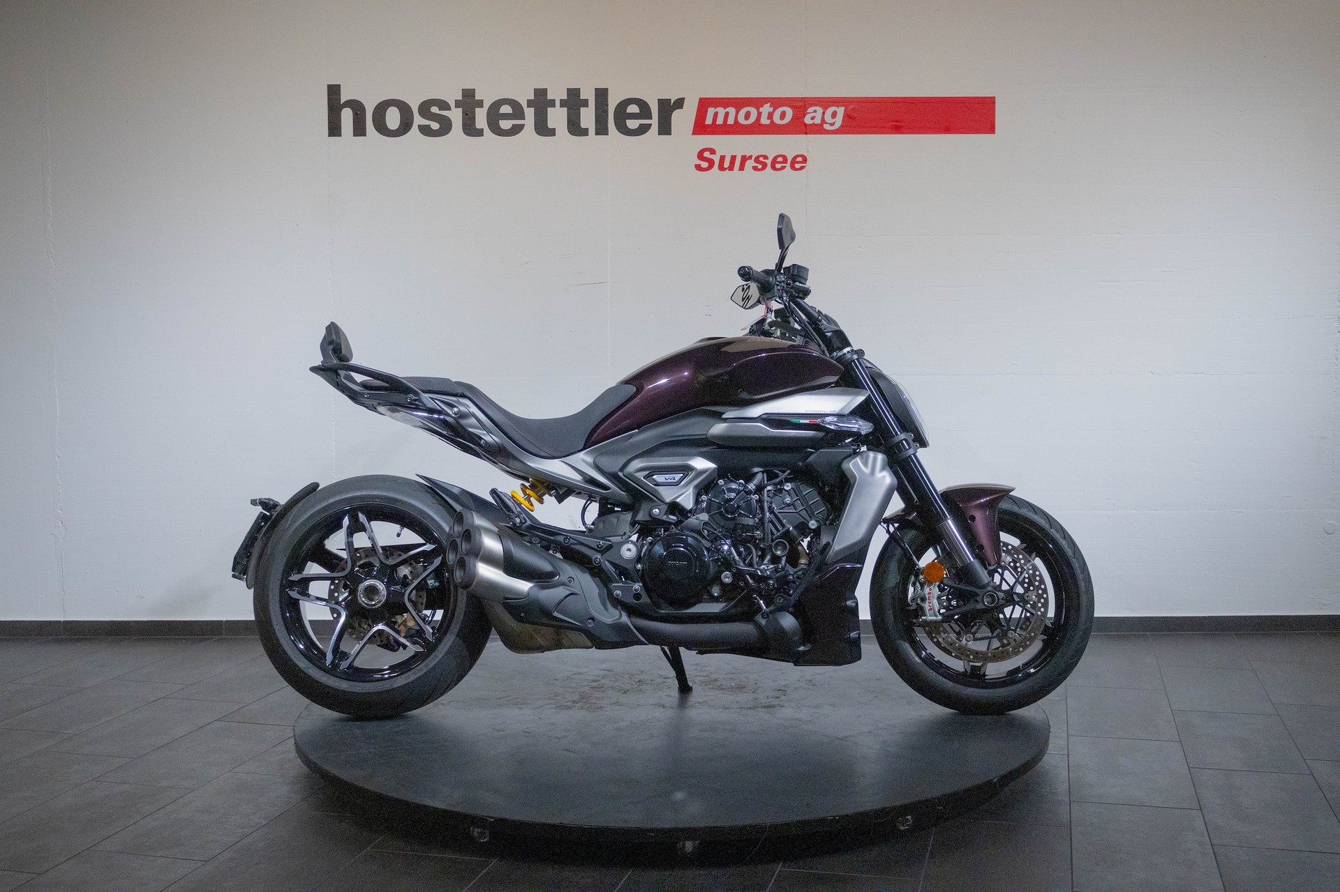 DUCATI X Diavel V4-showroom-element-1