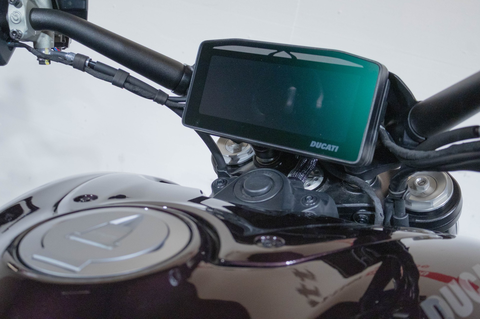 DUCATI X Diavel V4-image-11