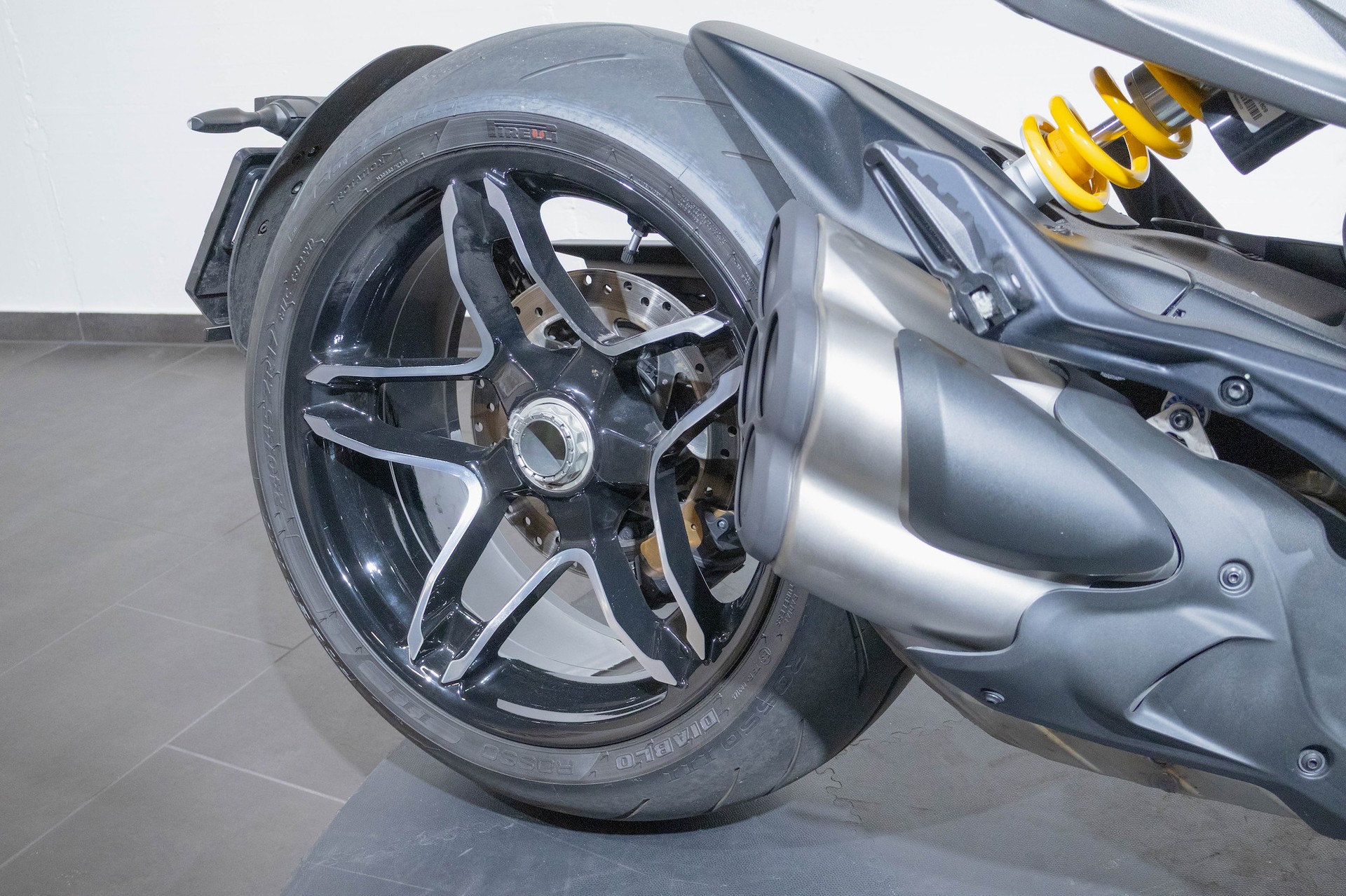 DUCATI X Diavel V4-image-13