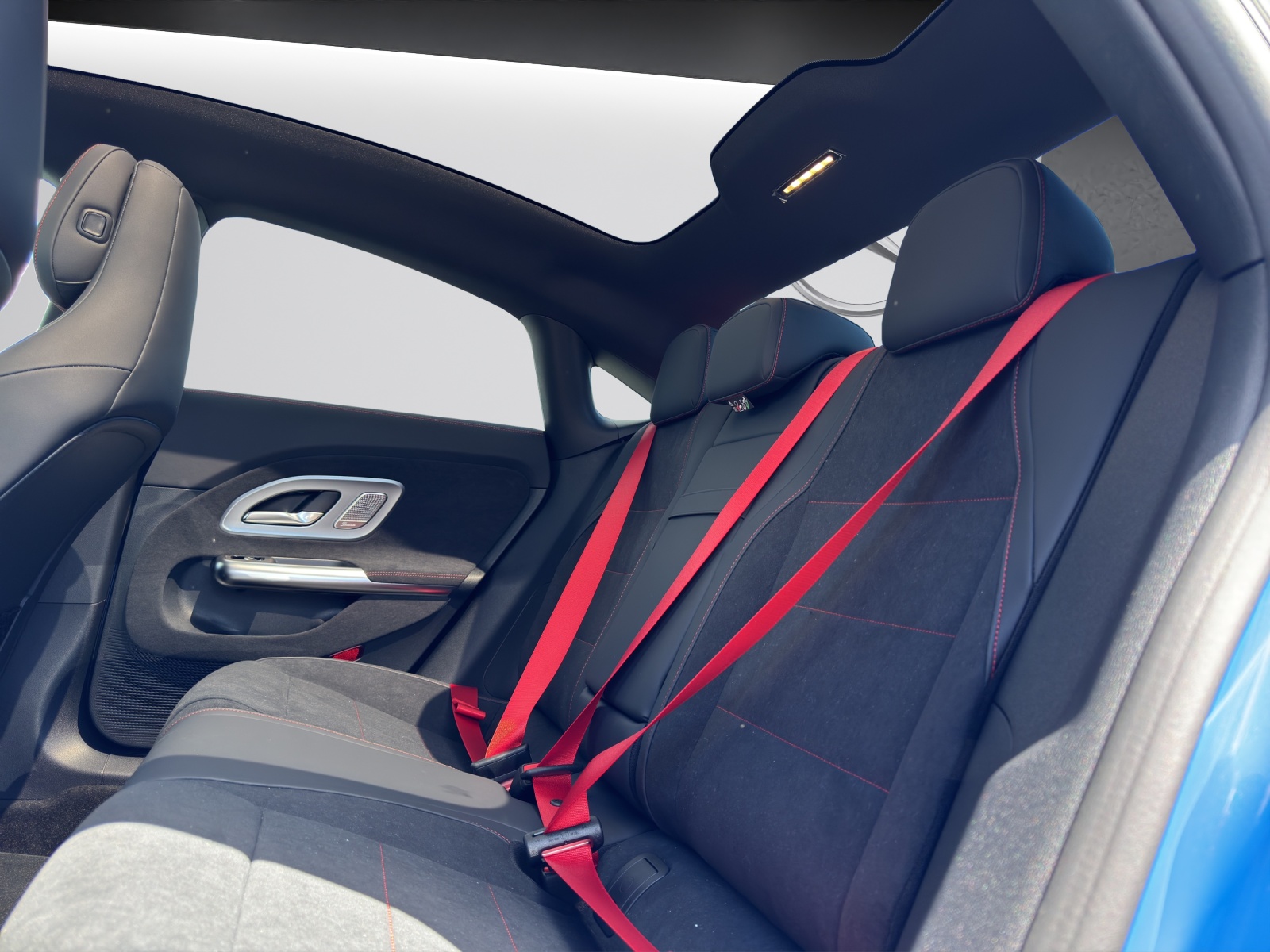 MERCEDES-BENZ CLA 220 8G-DCT 4Matic-image-9