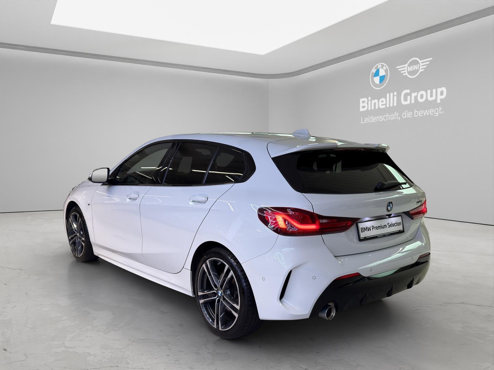 BMW 118i M-SportPaket-showroom-element-2