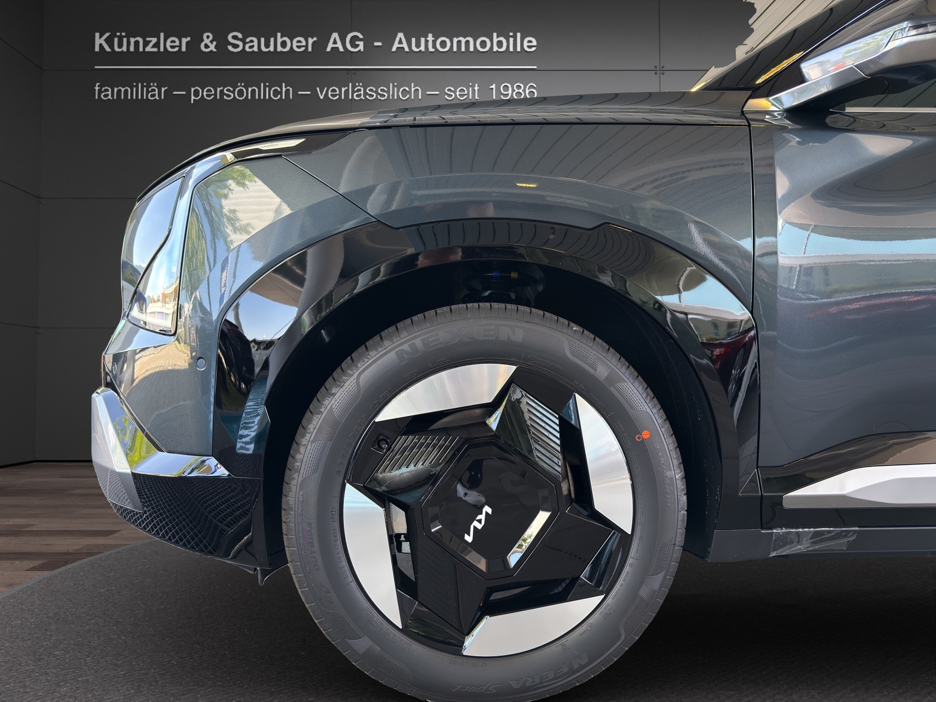 KIA EV5 81,4 kWh Earth 4x4-showroom-element-2