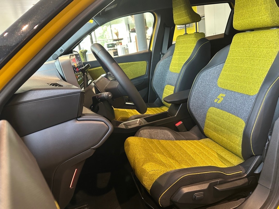 RENAULT R5 E-Tech Comfort Range 52 kWh Iconic Five-image-8