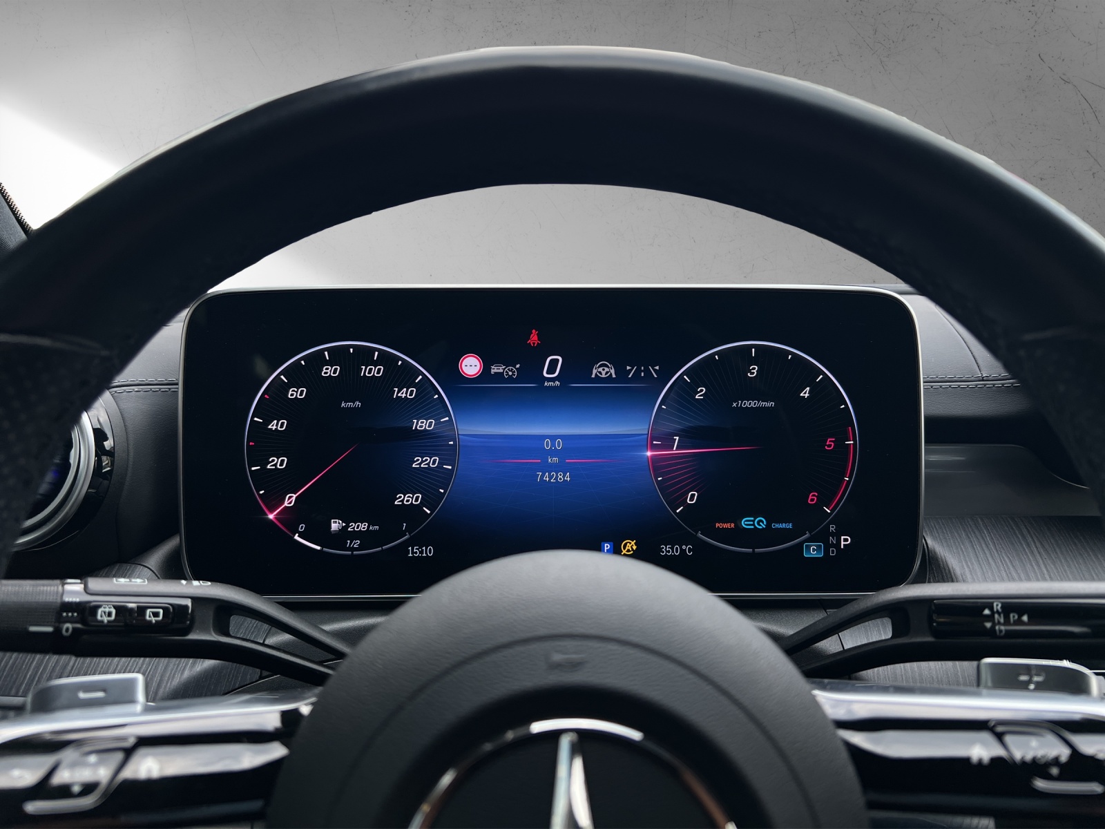 MERCEDES-BENZ C 300 d T AMG Line-image-9