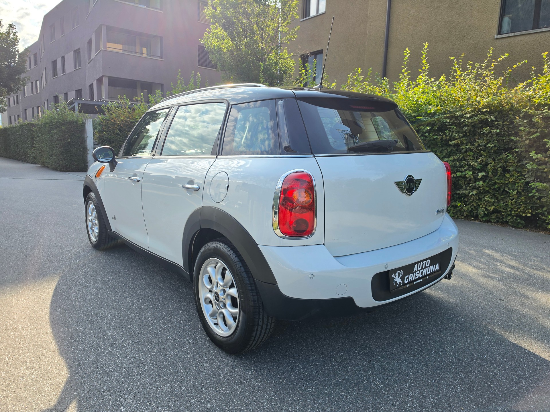 MINI Countryman Cooper D ALL4-image-2