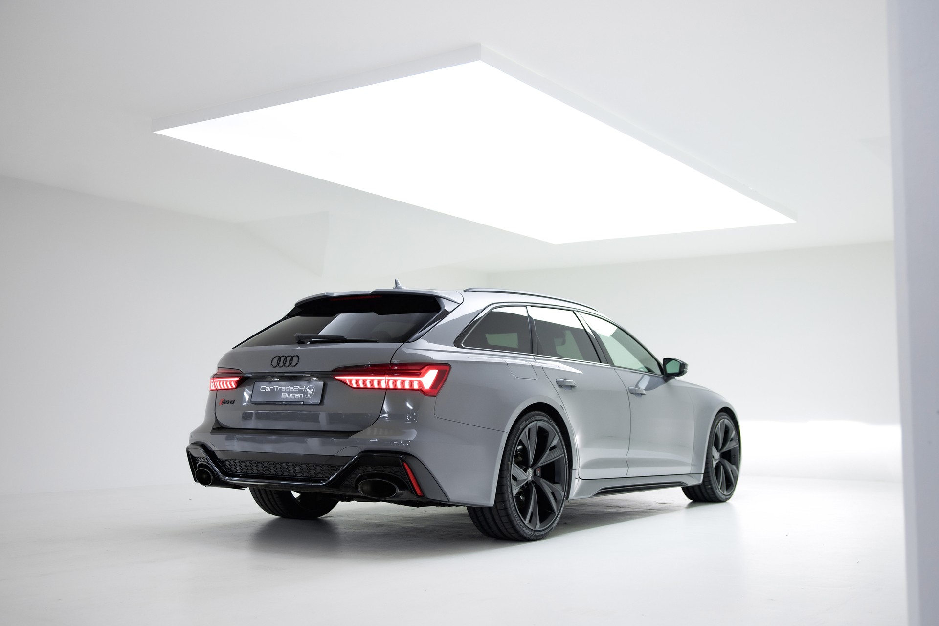 AUDI RS6 Avant 4.0 TFSI V8 quattro-showroom-element-1