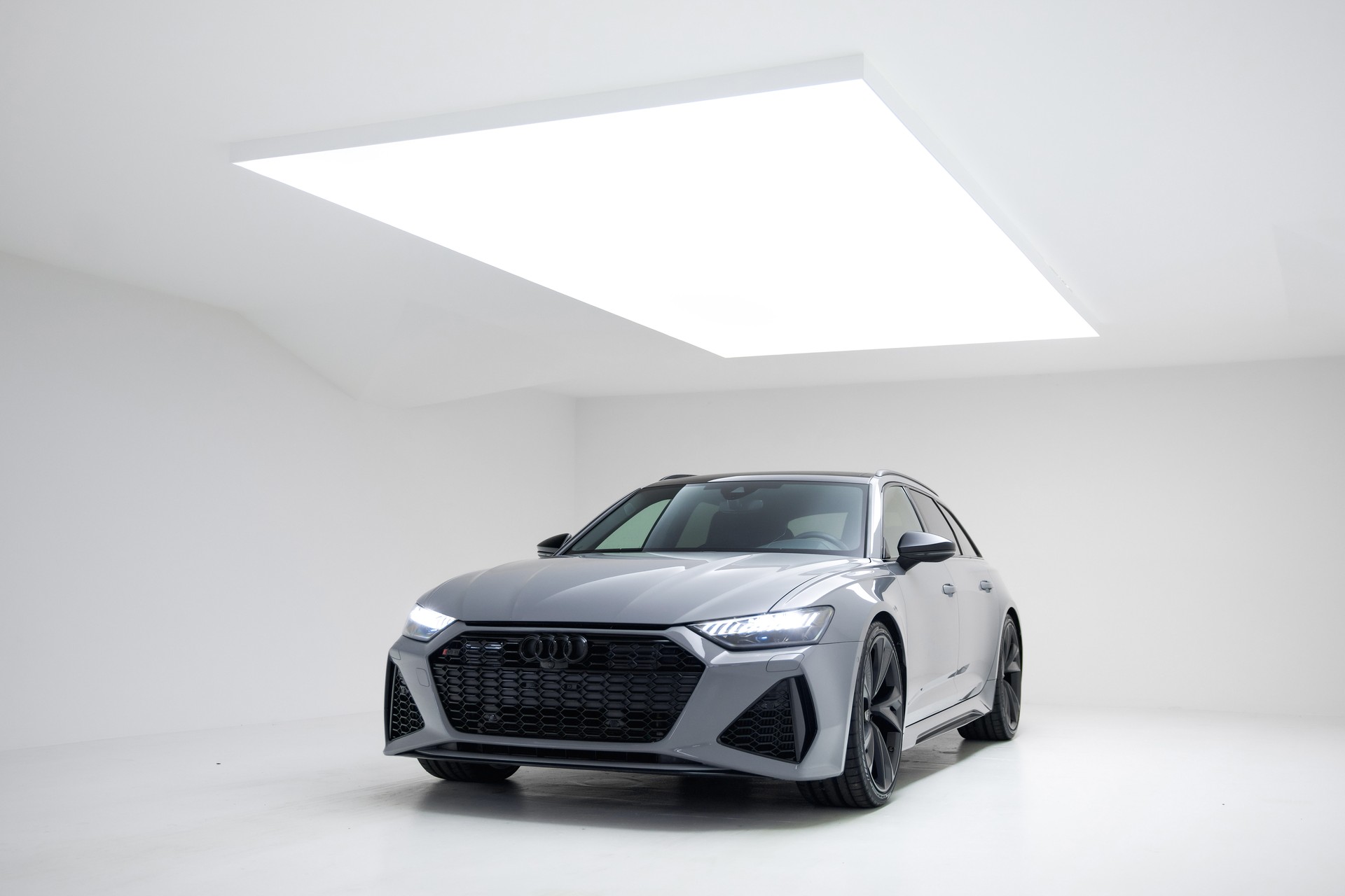 AUDI RS6 Avant 4.0 TFSI V8 quattro-showroom-element-3
