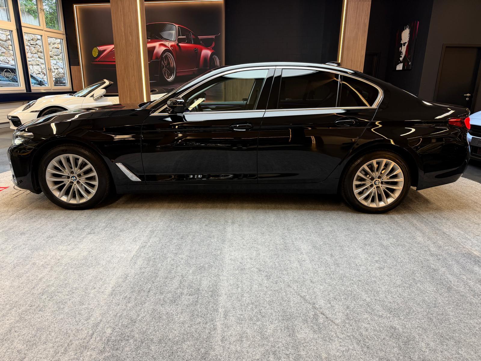BMW 520d xDrive-showroom-element-3