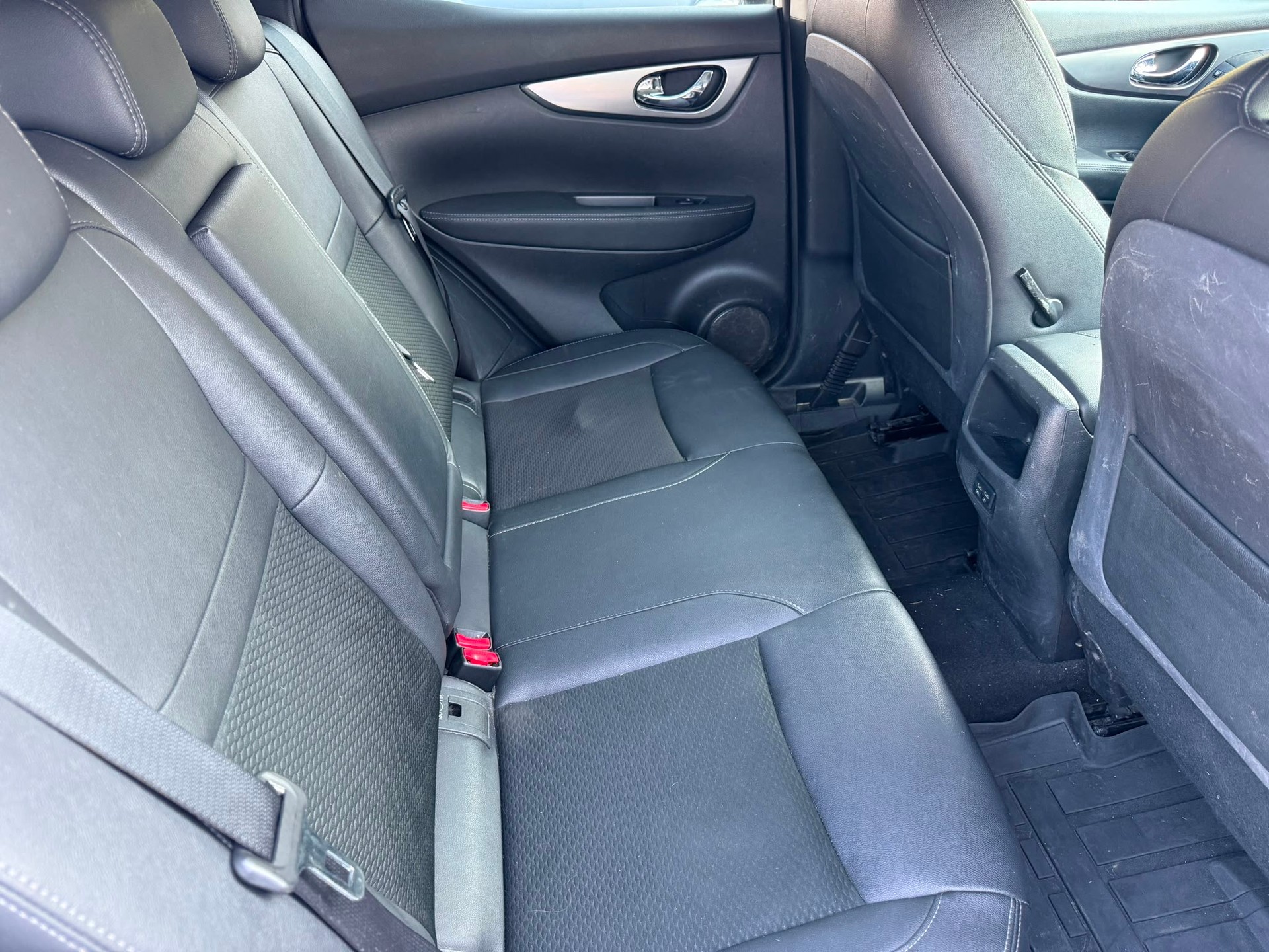 NISSAN Qashqai 1.7 dCi tekna Xtronic ALL-MODE 4x4-image-23