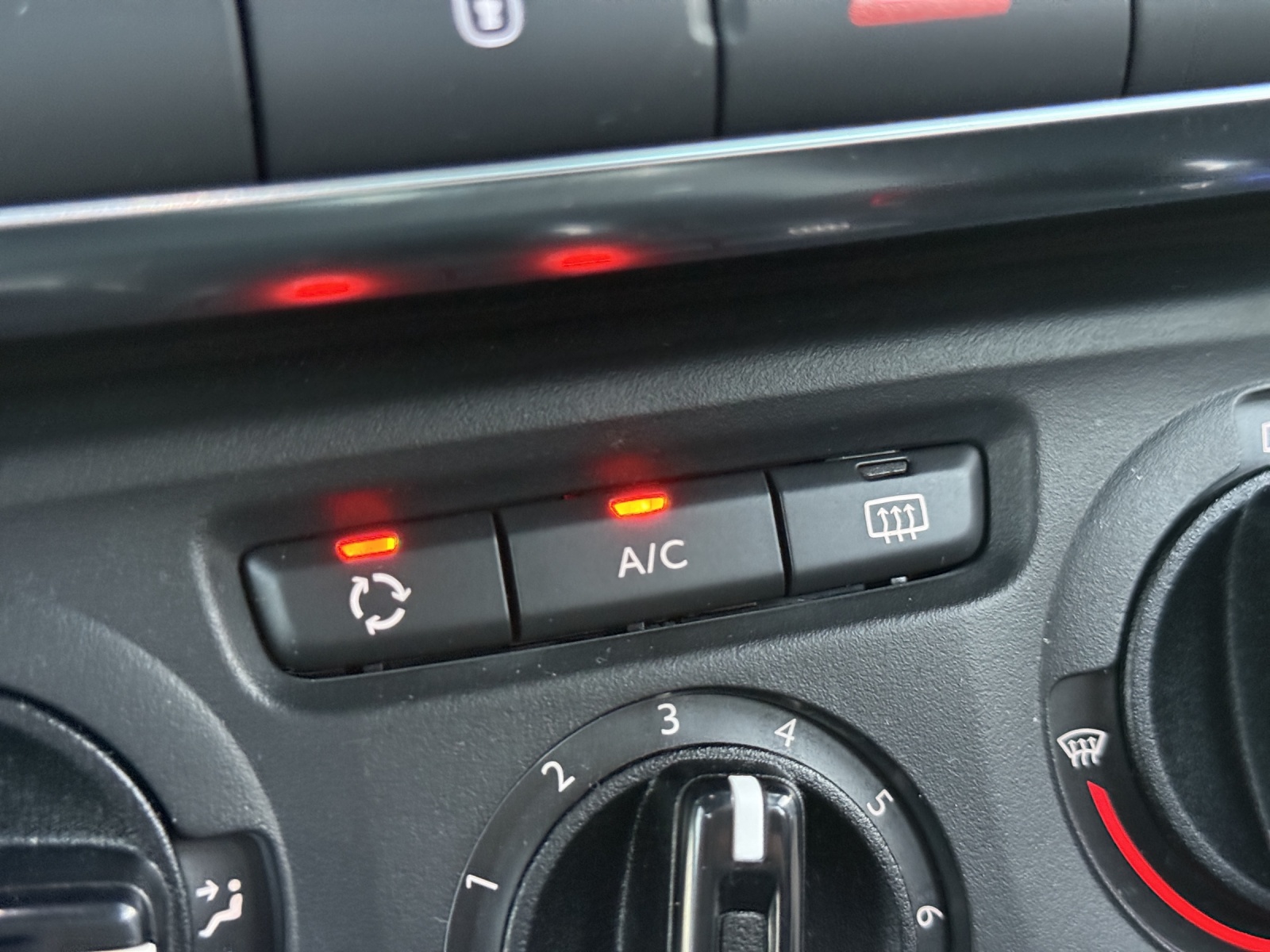CITROEN C3 1.2i PureTech Feel EAT-image-23