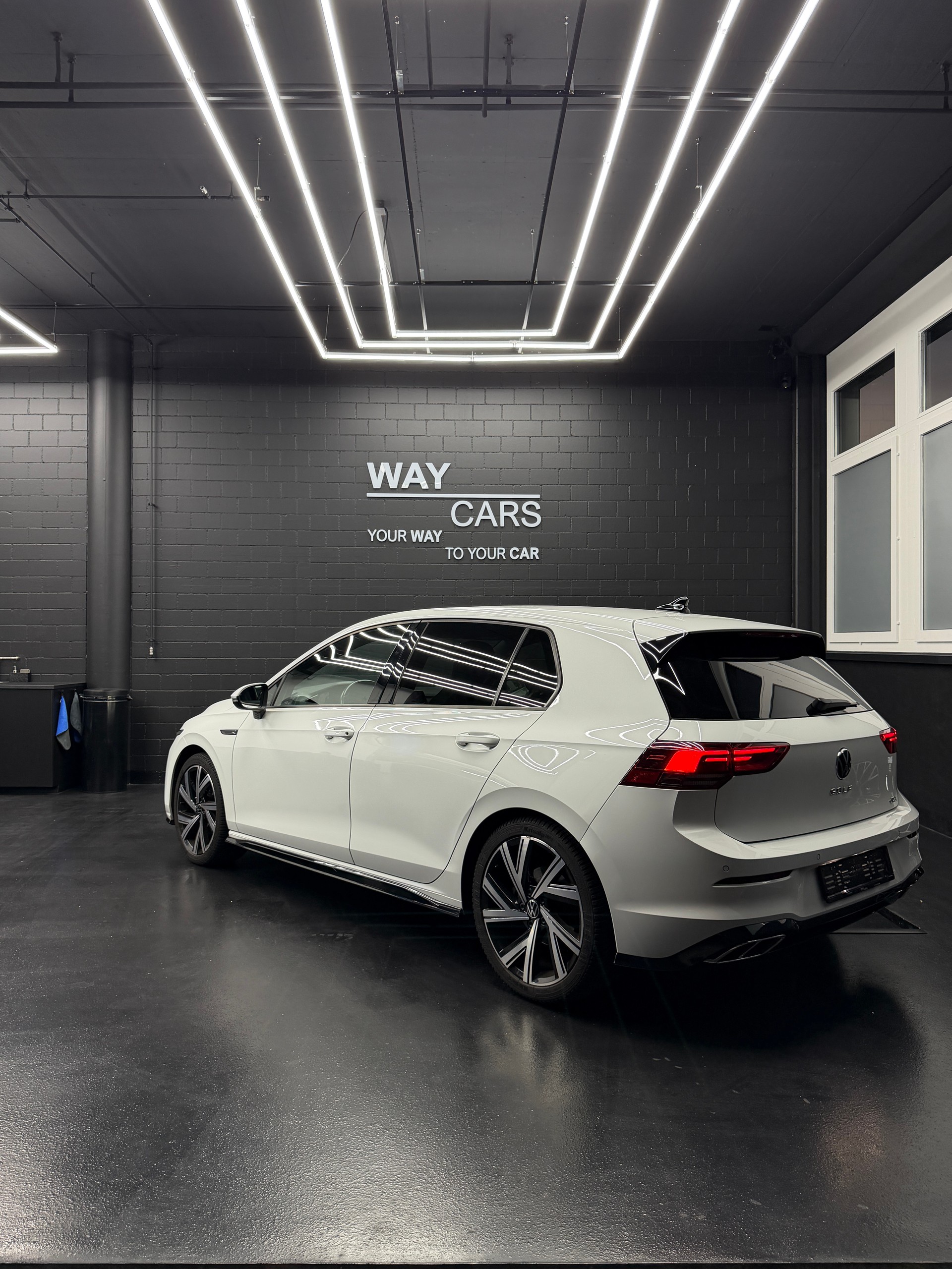 VW Golf 1.5 eTSI mHEV ACT R-Line DSG-image-1