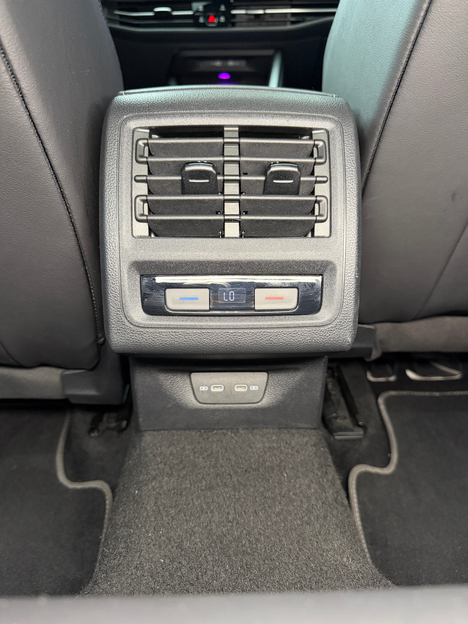 VW Golf 1.5 eTSI mHEV ACT R-Line DSG-image-14