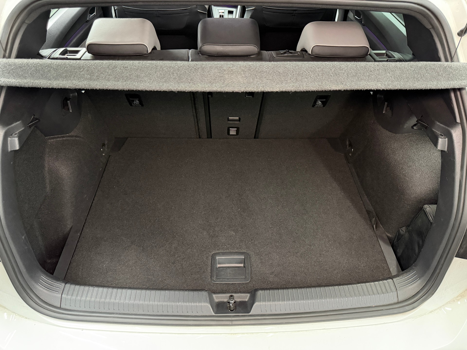 VW Golf 1.5 eTSI mHEV ACT R-Line DSG-image-15