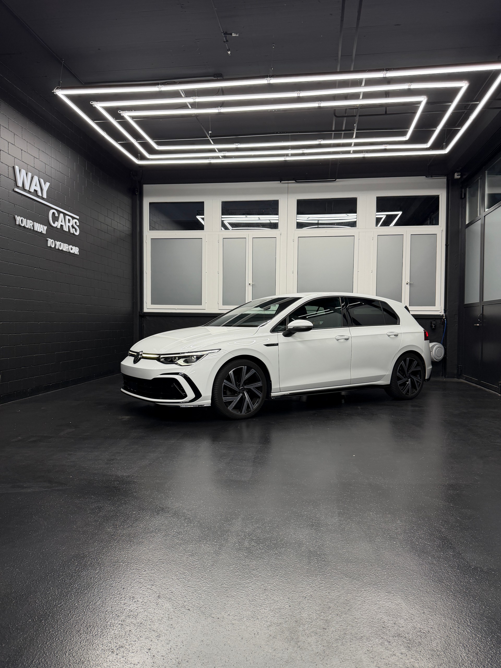 VW Golf 1.5 eTSI mHEV ACT R-Line DSG-image-3