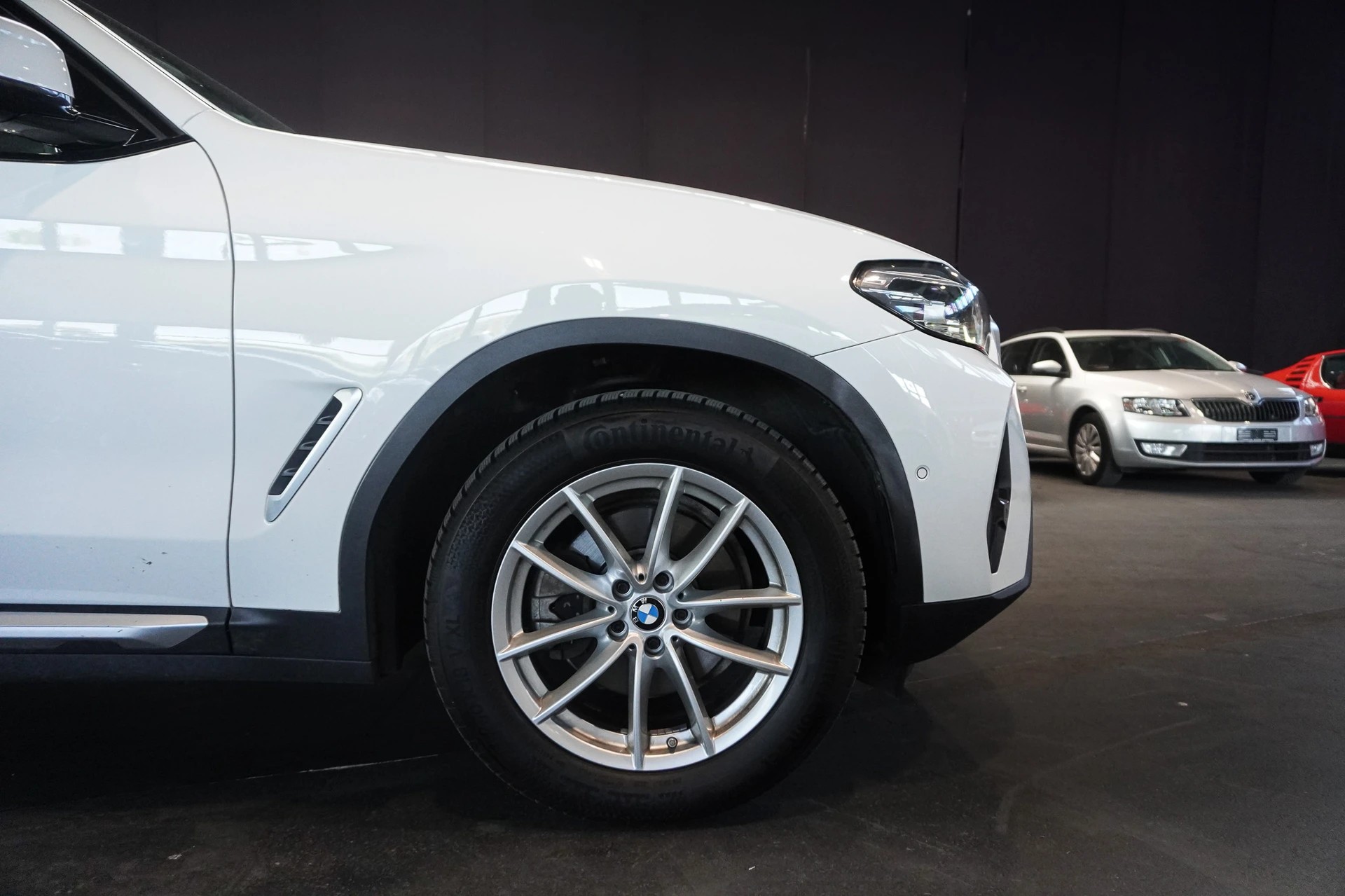 BMW X3 xDrive 48V 20d-showroom-element-3