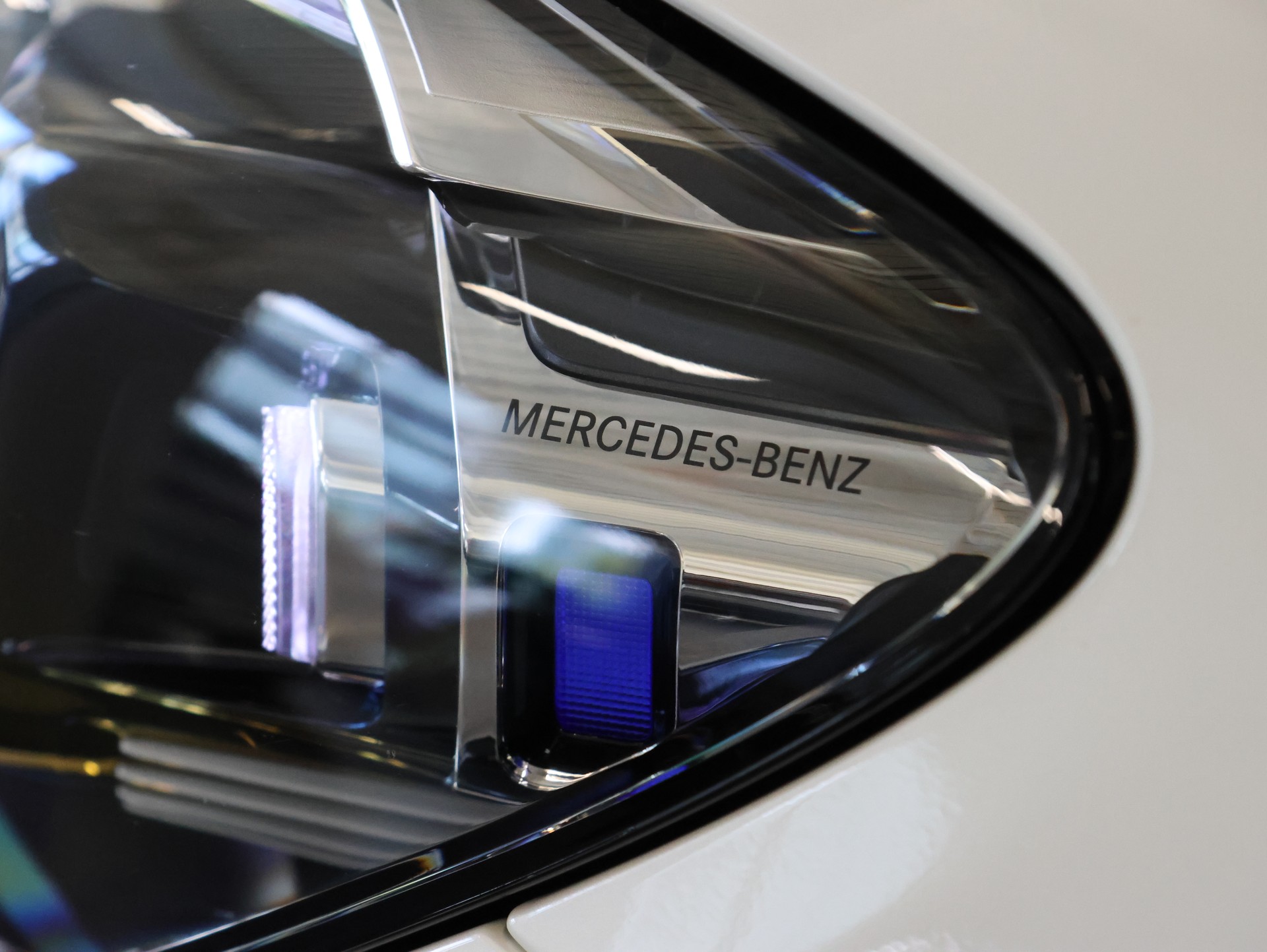 MERCEDES-BENZ E 53 Coupé AMG 4Matic+ 9G-Speedshift TCT *Panoramadach* *Burmester* *360 Kamera*-image-9