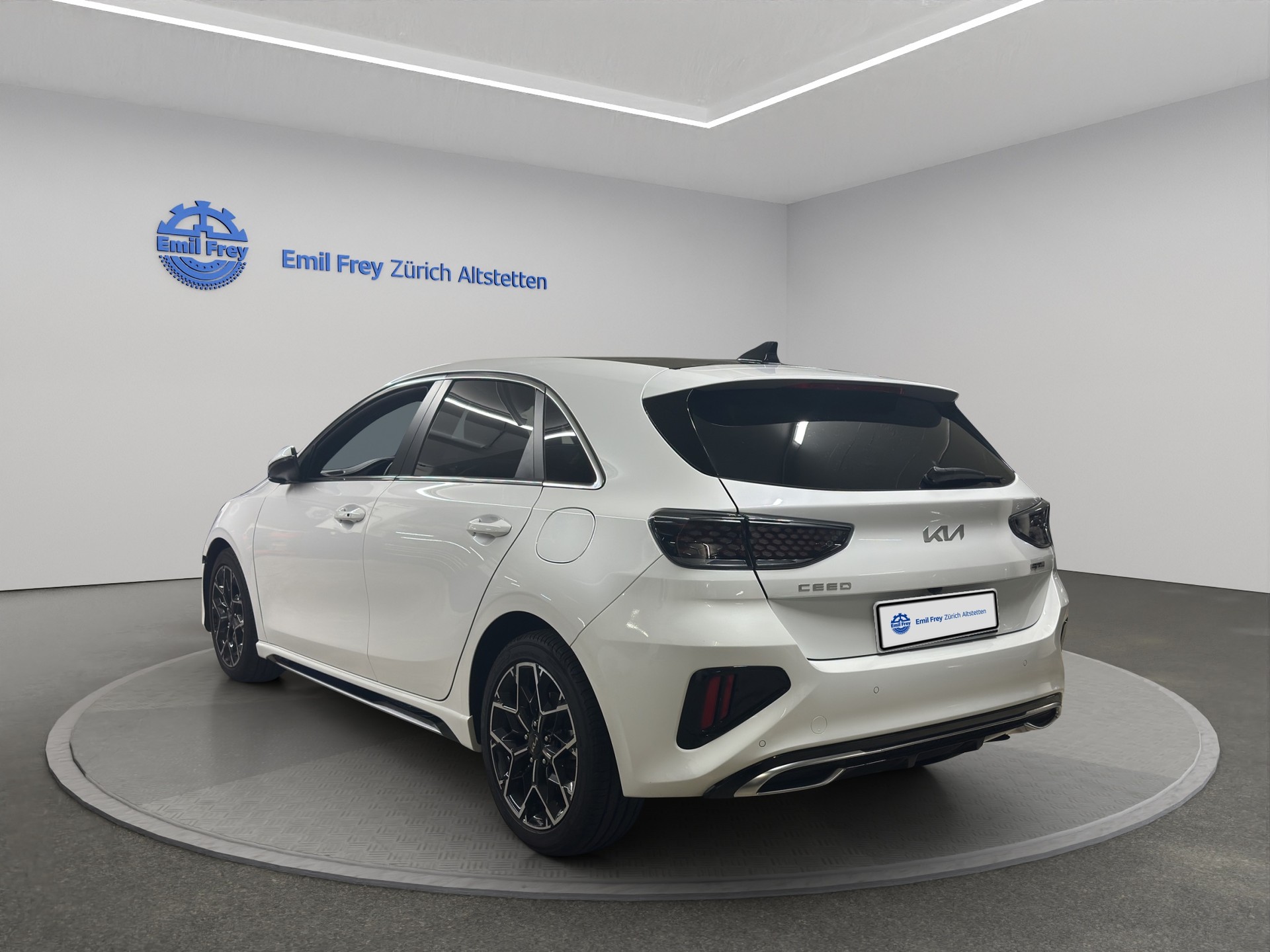 KIA Ceed 1.5 T-GDi MHEV GT-Line-showroom-element-1