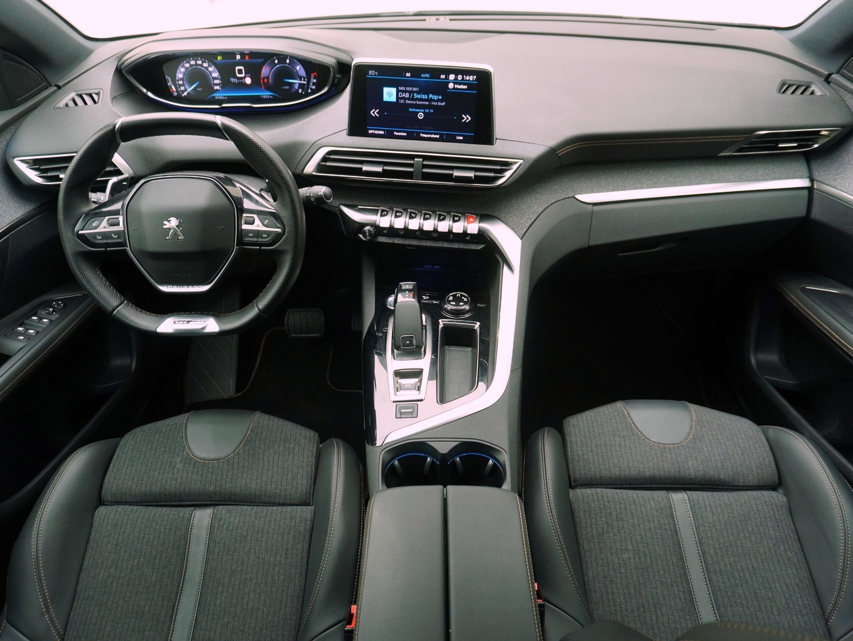 PEUGEOT 3008 1.5 BlueHDi GT Line-image-15